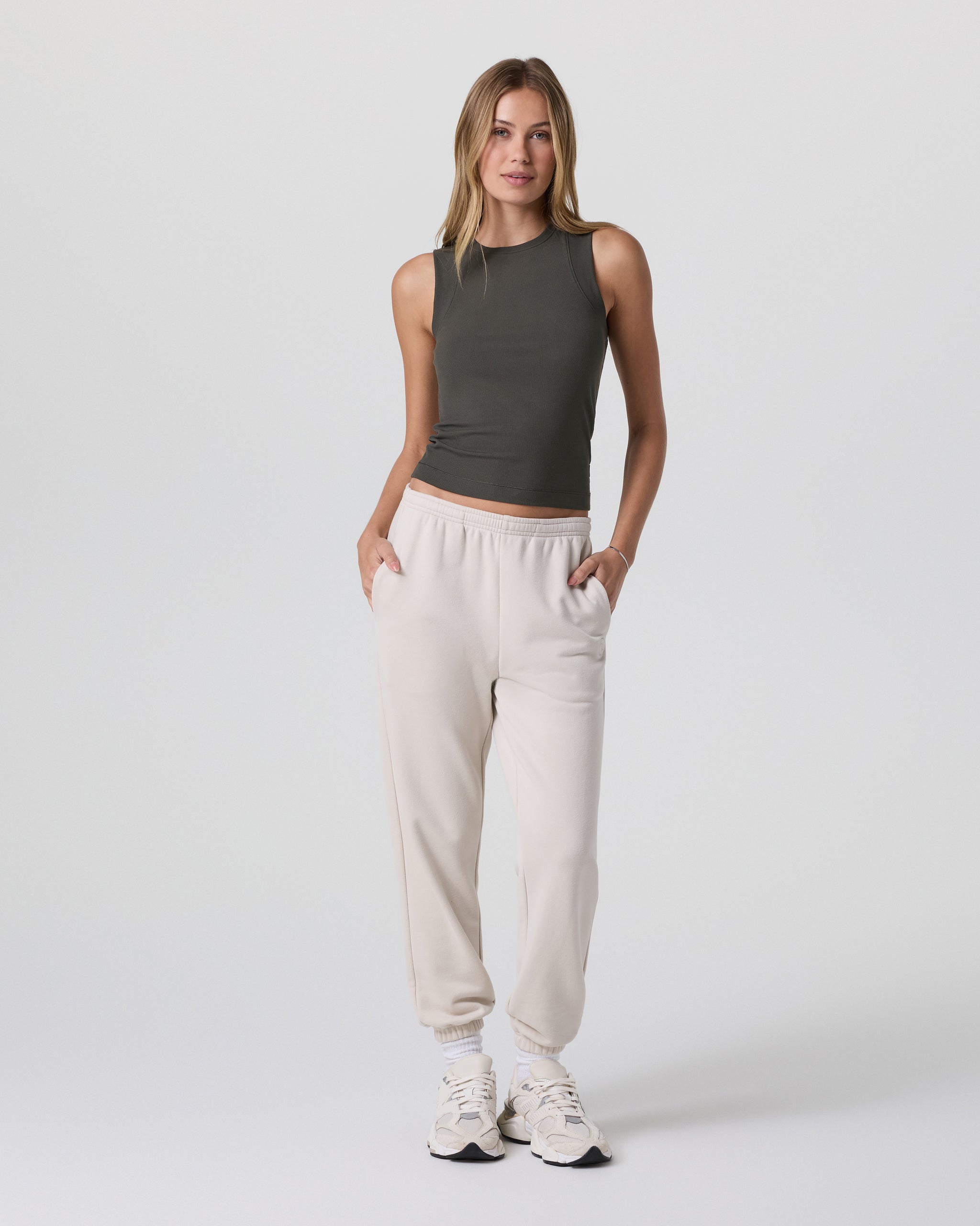 Pose Modern Tank | Kale - Image 2