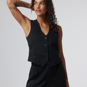 Coastline Vest | Black