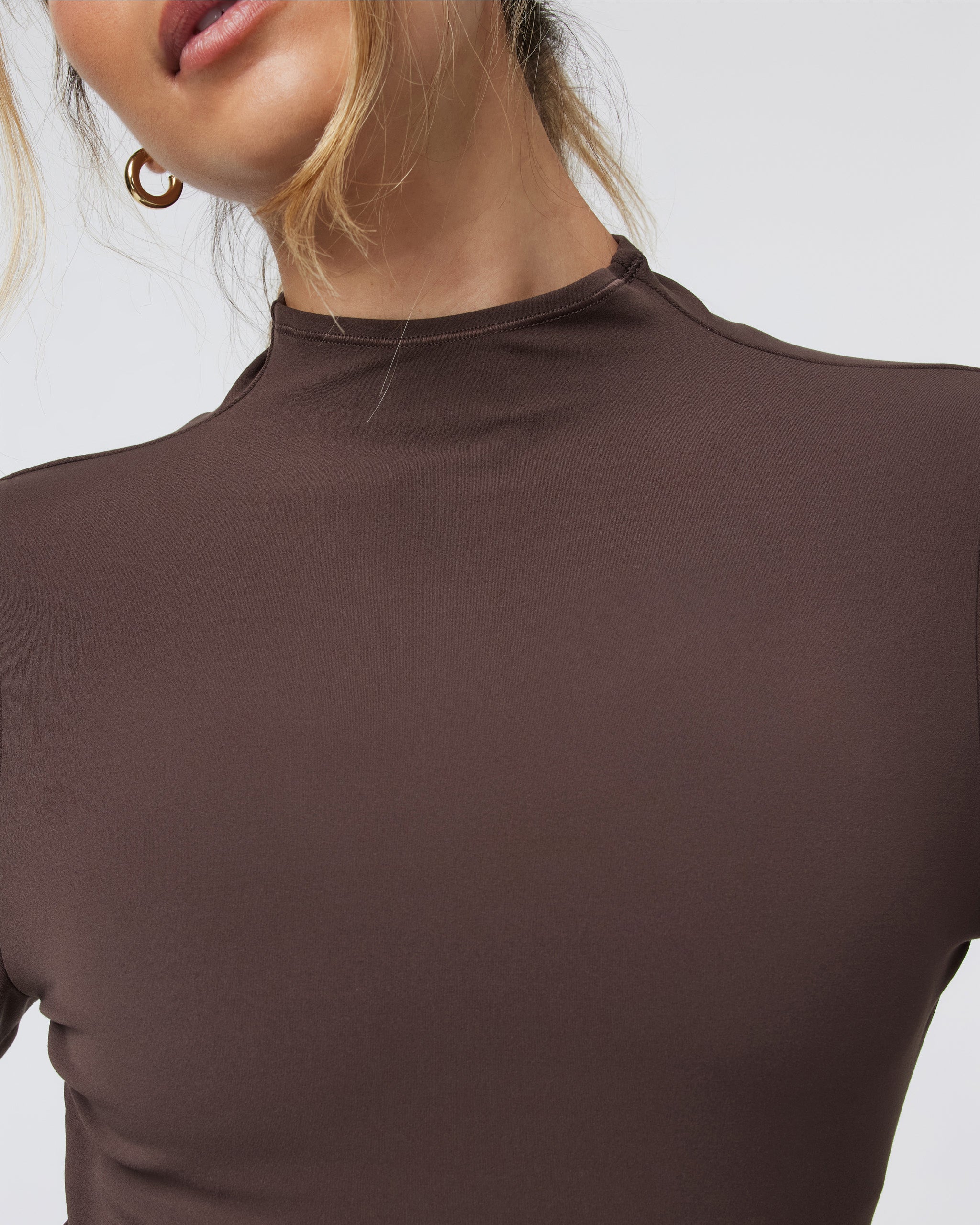 Vuori AllTheFeels™ Long Sleeve Mock | Java - Image 4