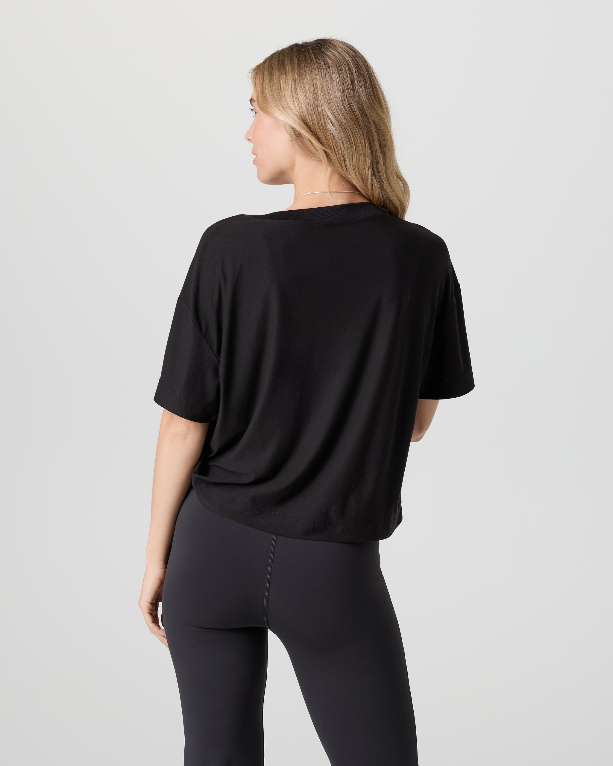 Short Sleeve Energy V-Neck Tee | Black - Image 3