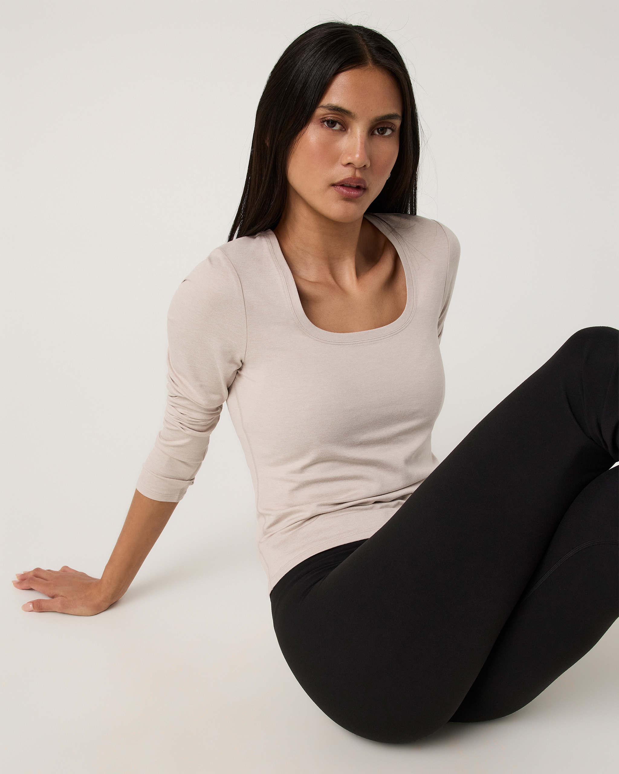 Long Sleeve Halo Essential Scoop | Ecru Heather Tonal - Image 2