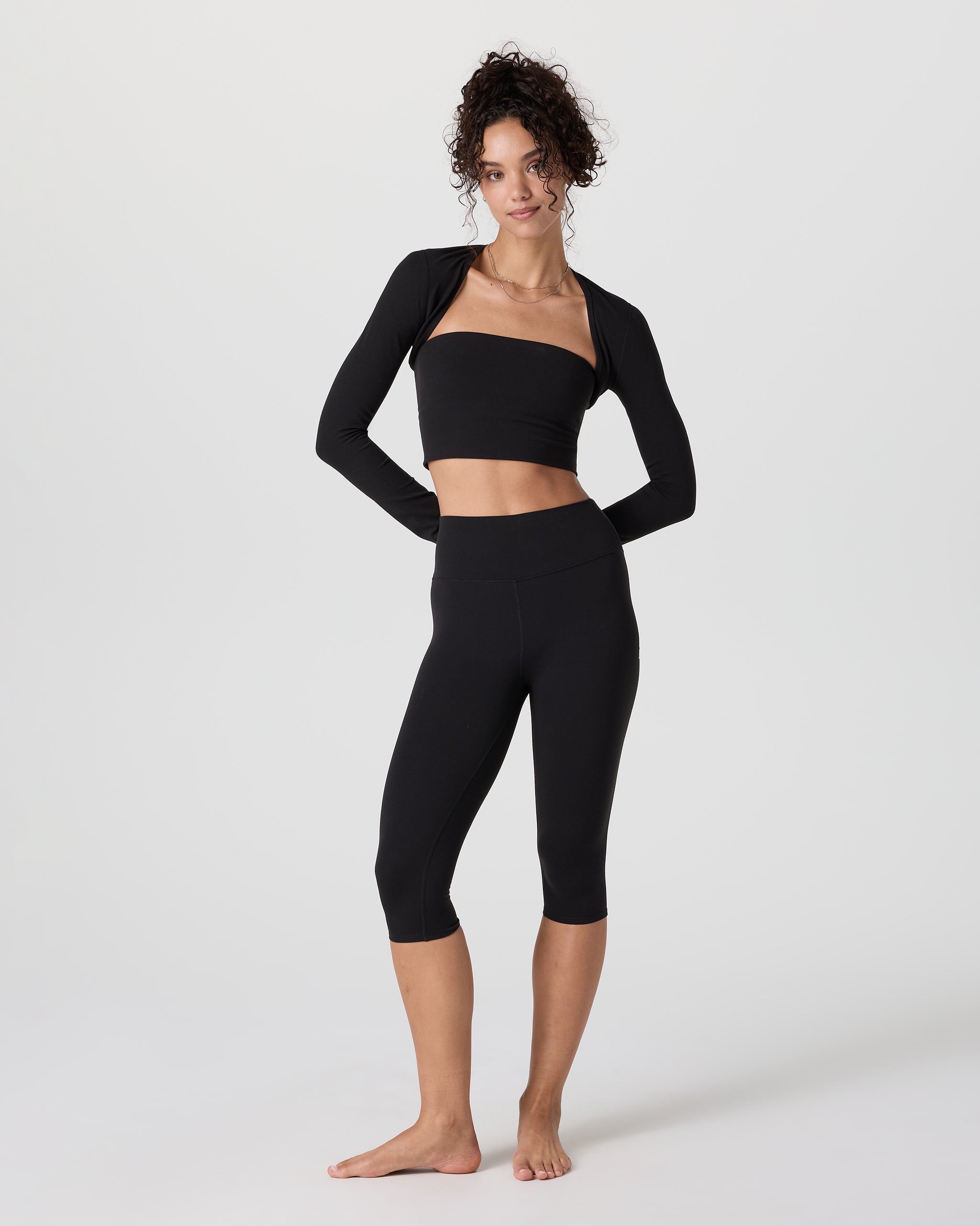 Vuori AllTheFeels™ Shrug | Black - Image 2