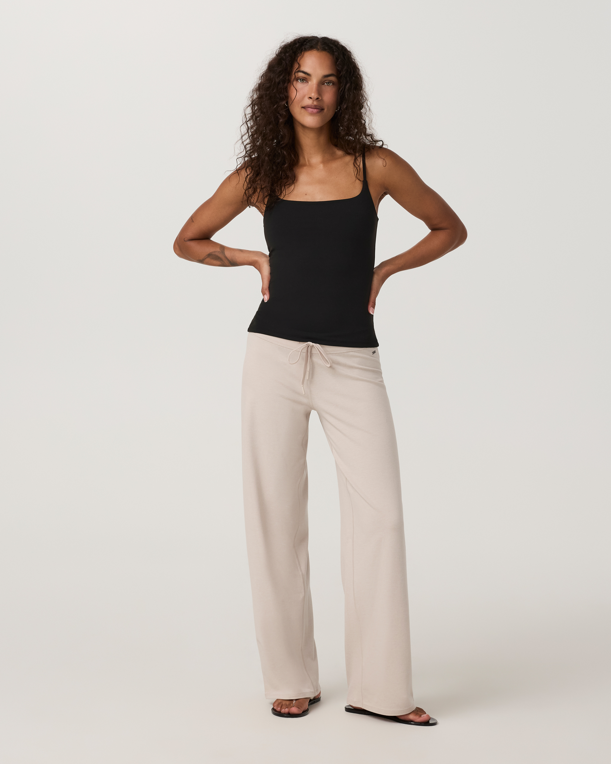 Vuori AllTheFeels™ Cami Long | Black - Image 4