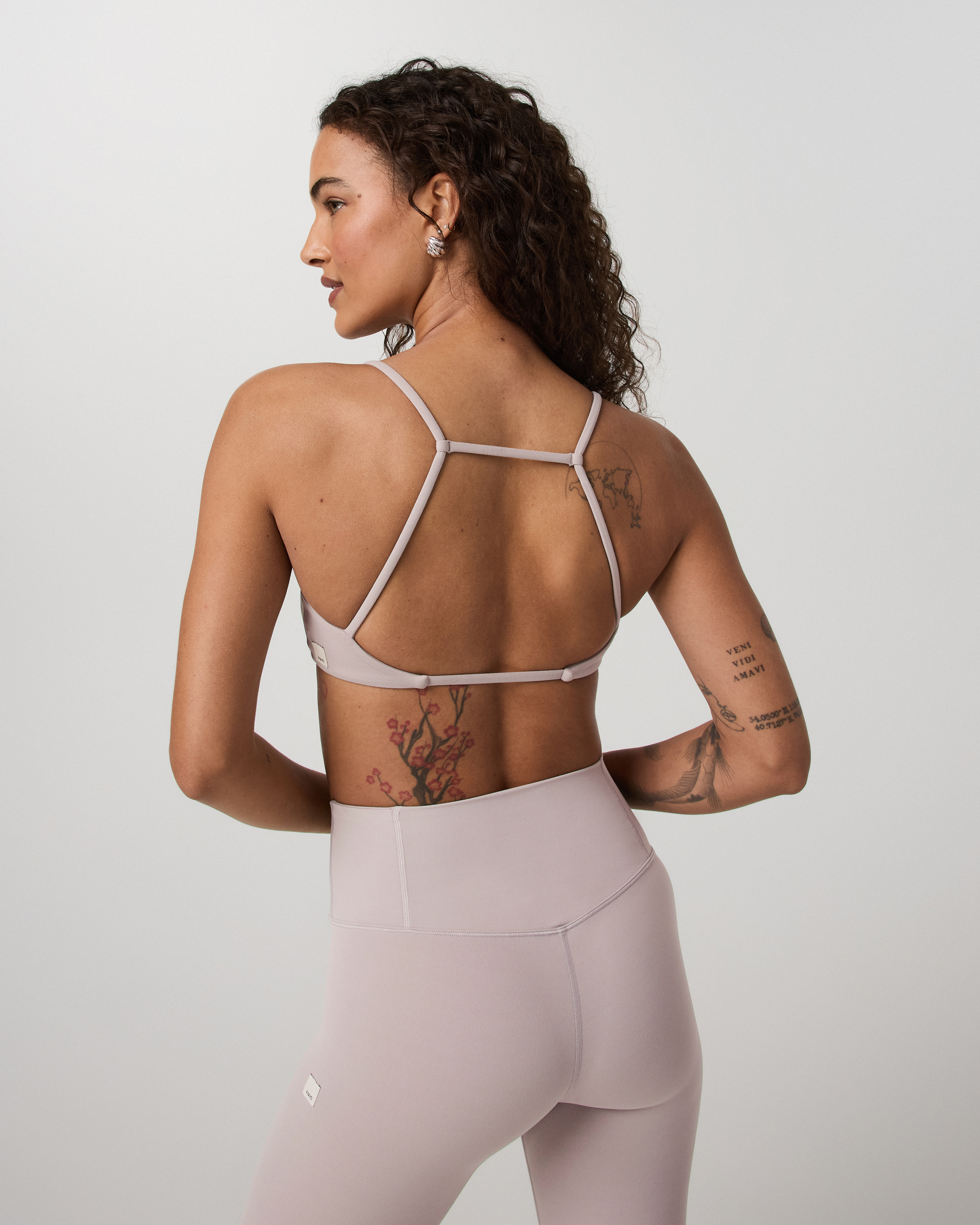Vuori AllTheFeels™ Strappy Back Bra | Soft Pewter - Image 2