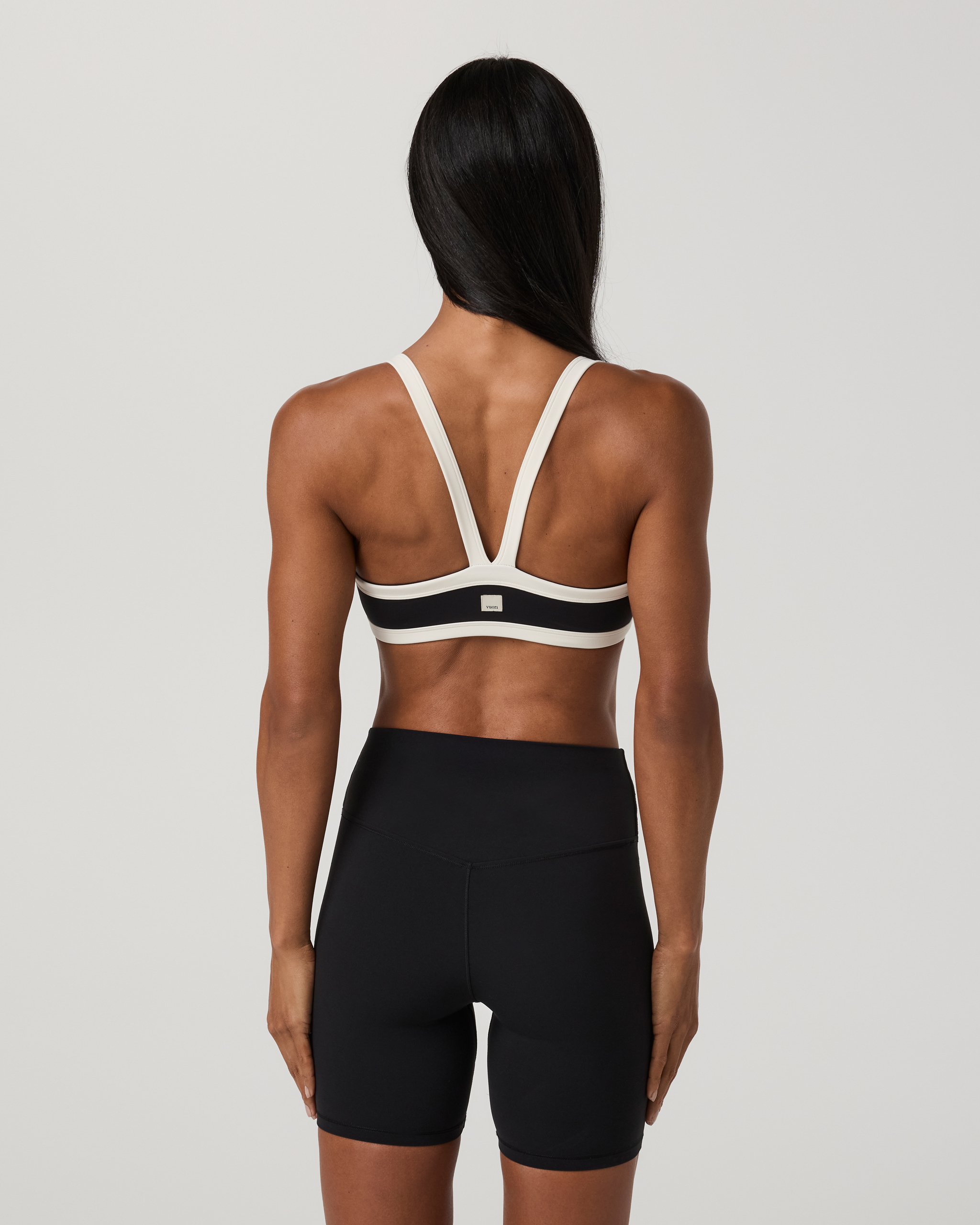Vuori AllTheForm™ V Neck Bra | Black - Image 2