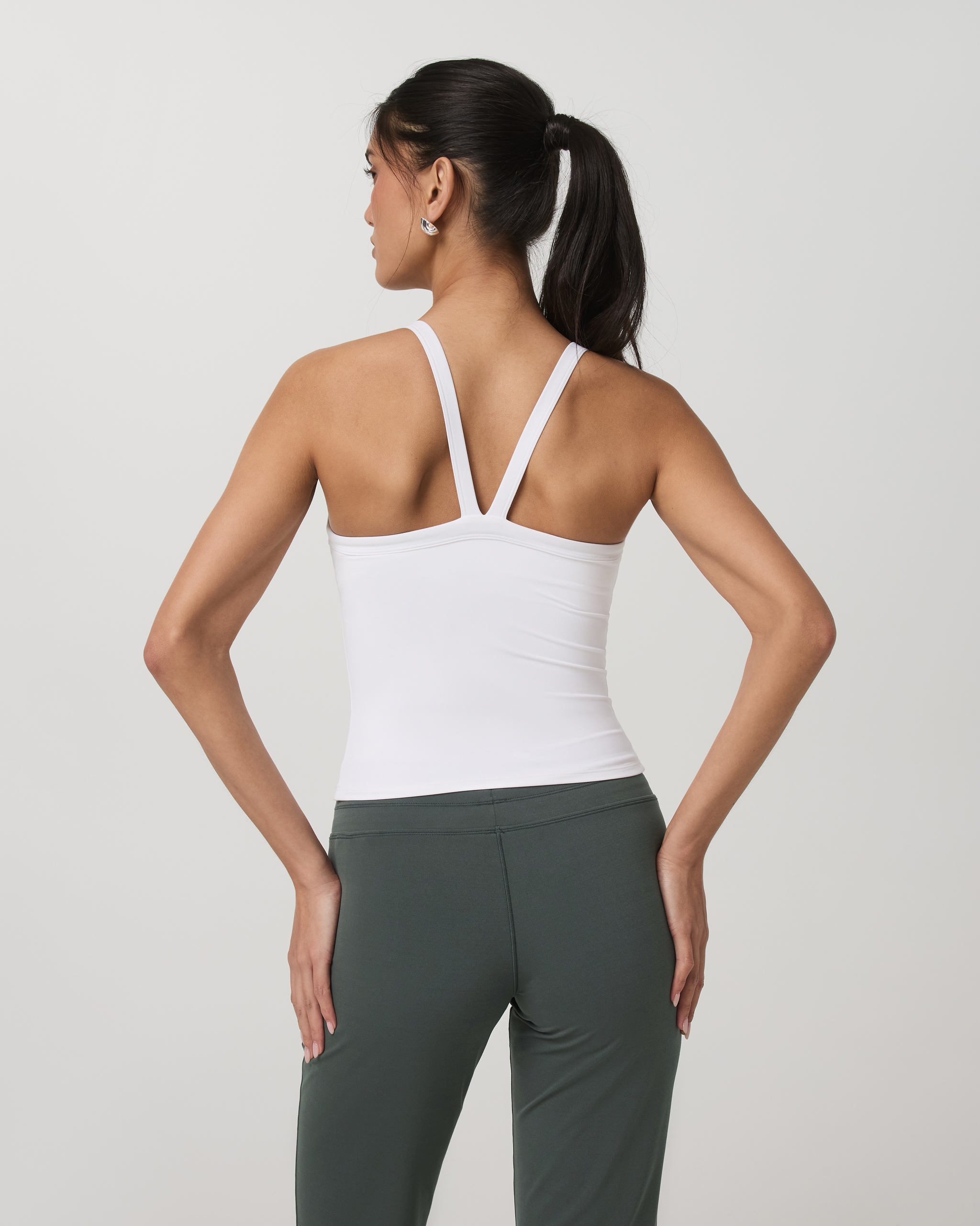 Vuori AllTheForm™ V Neck Tank | White - Image 3