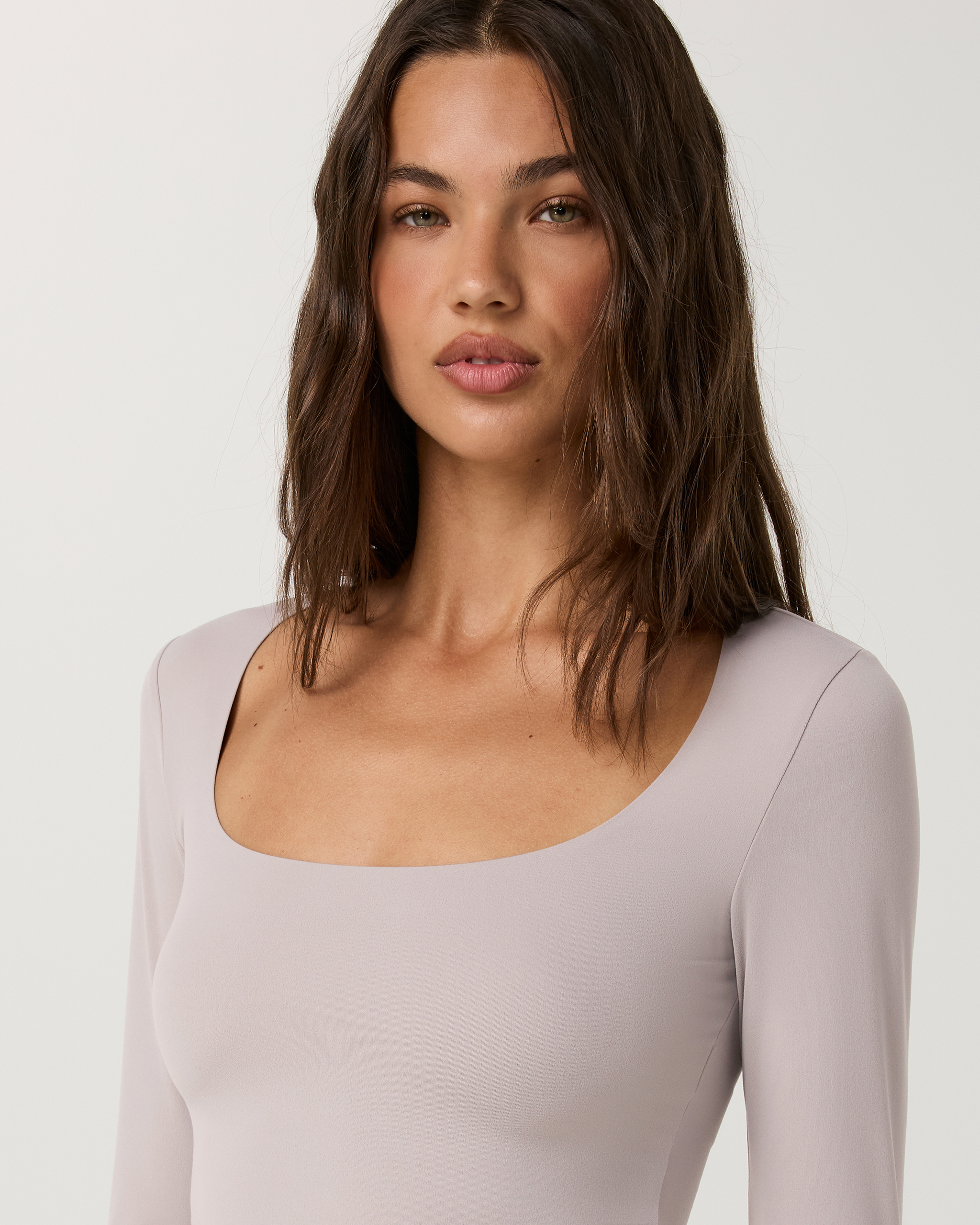 Vuori AllTheFeels™ Long Sleeve Scoop Top | Soft Pewter - Image 2