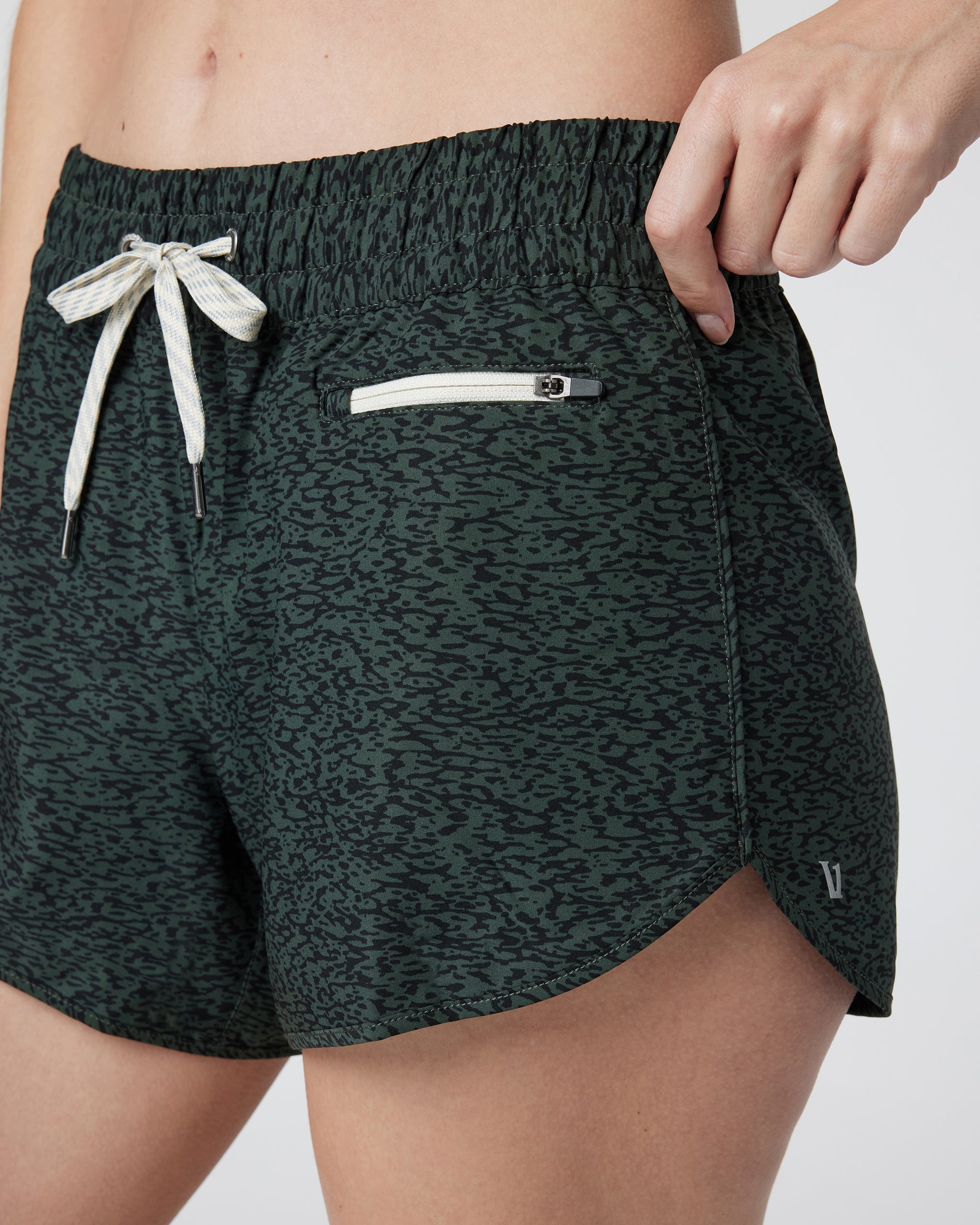 Clementine 2.0 Short 4 | Aspen Capitola