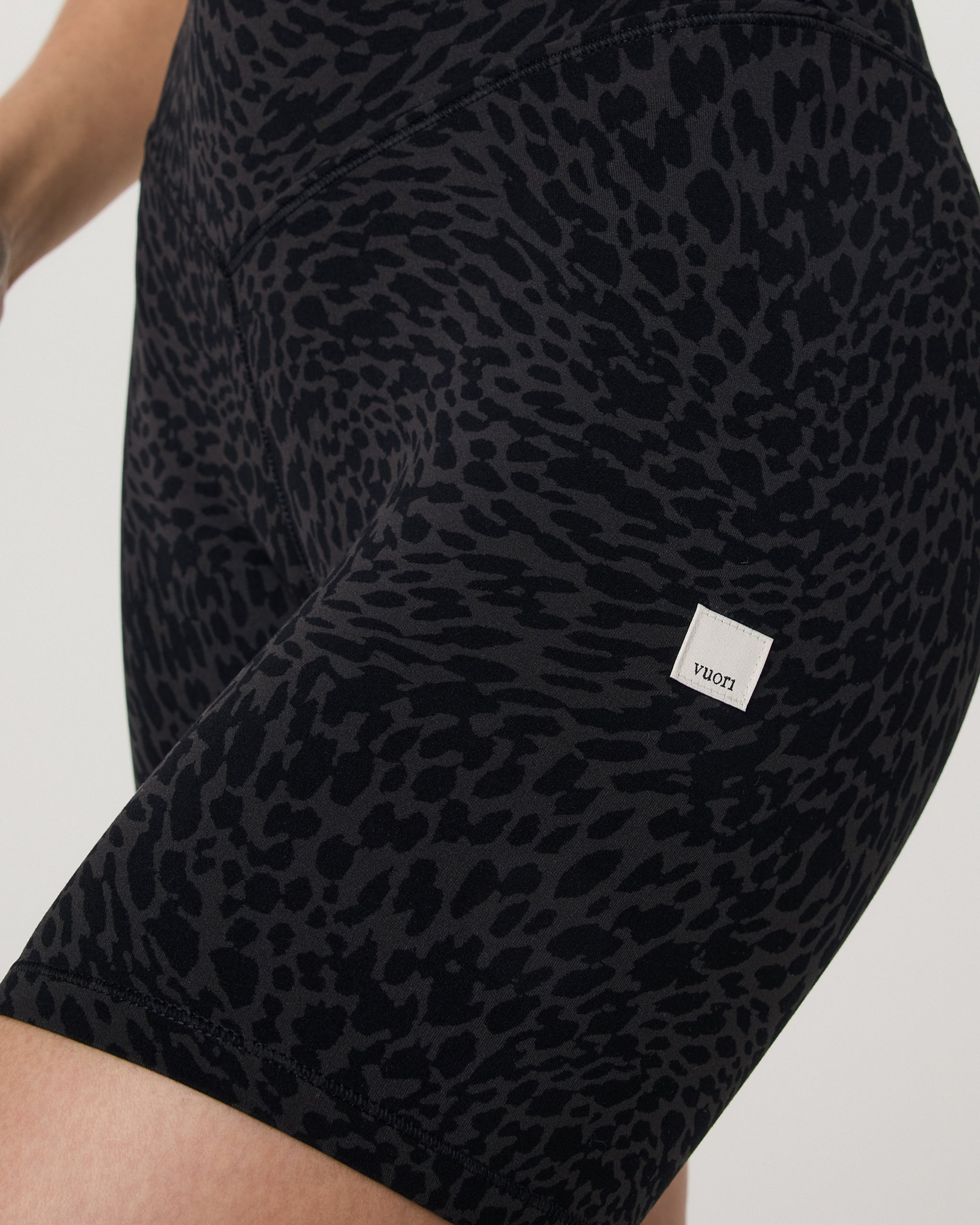 Vuori AllTheForm™ Short 6 | Black Blurred Torrent - Image 2