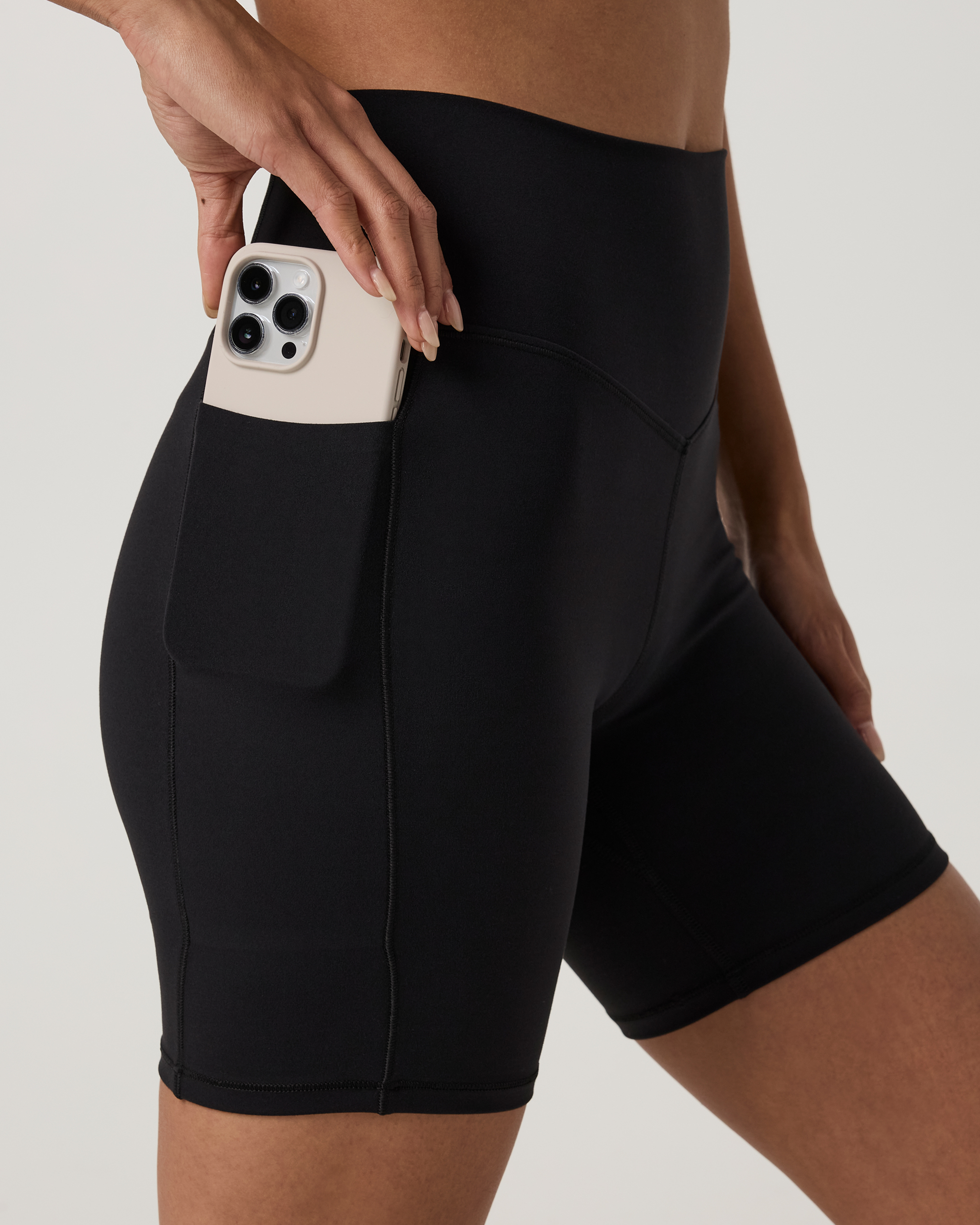 Vuori AllTheForm™ Pocket Short 6 | Black Tonal - Image 5