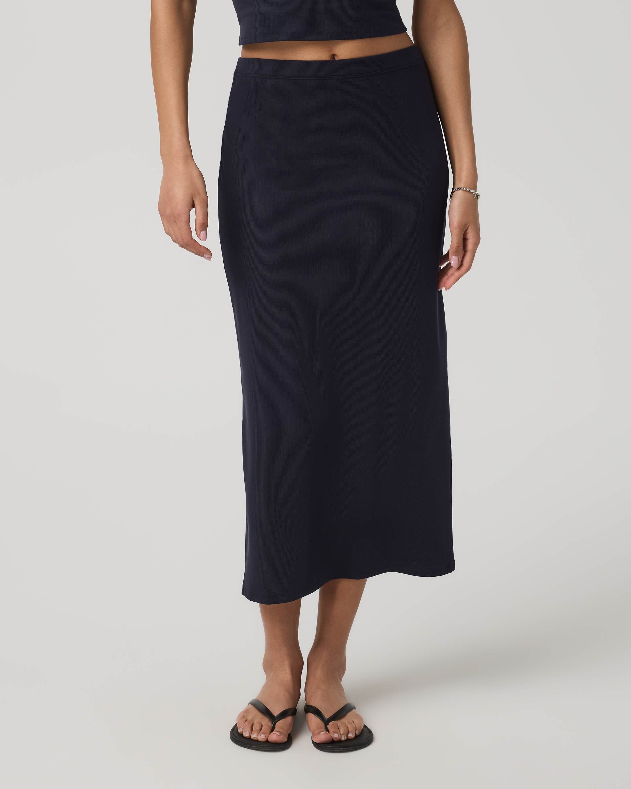 Pose Column Skirt | Black - Image 5