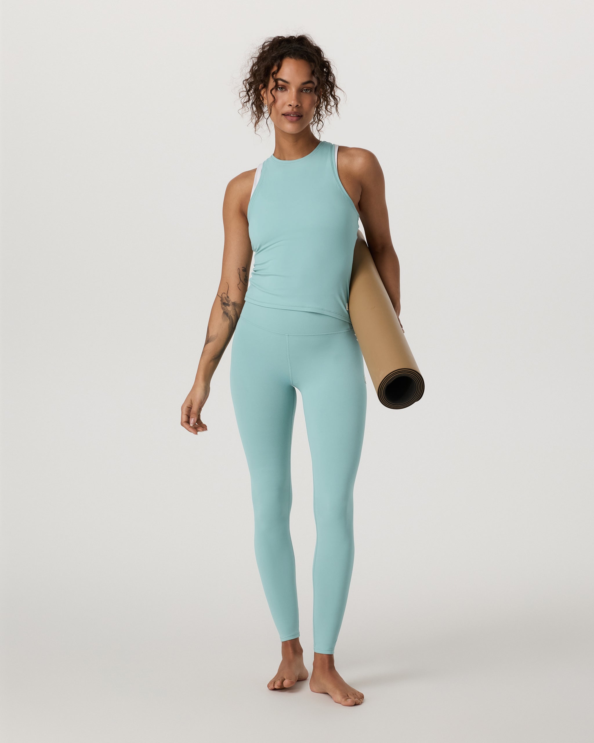 Vuori AllTheFeels™ Legging - Short | Sea Spray - Image 2