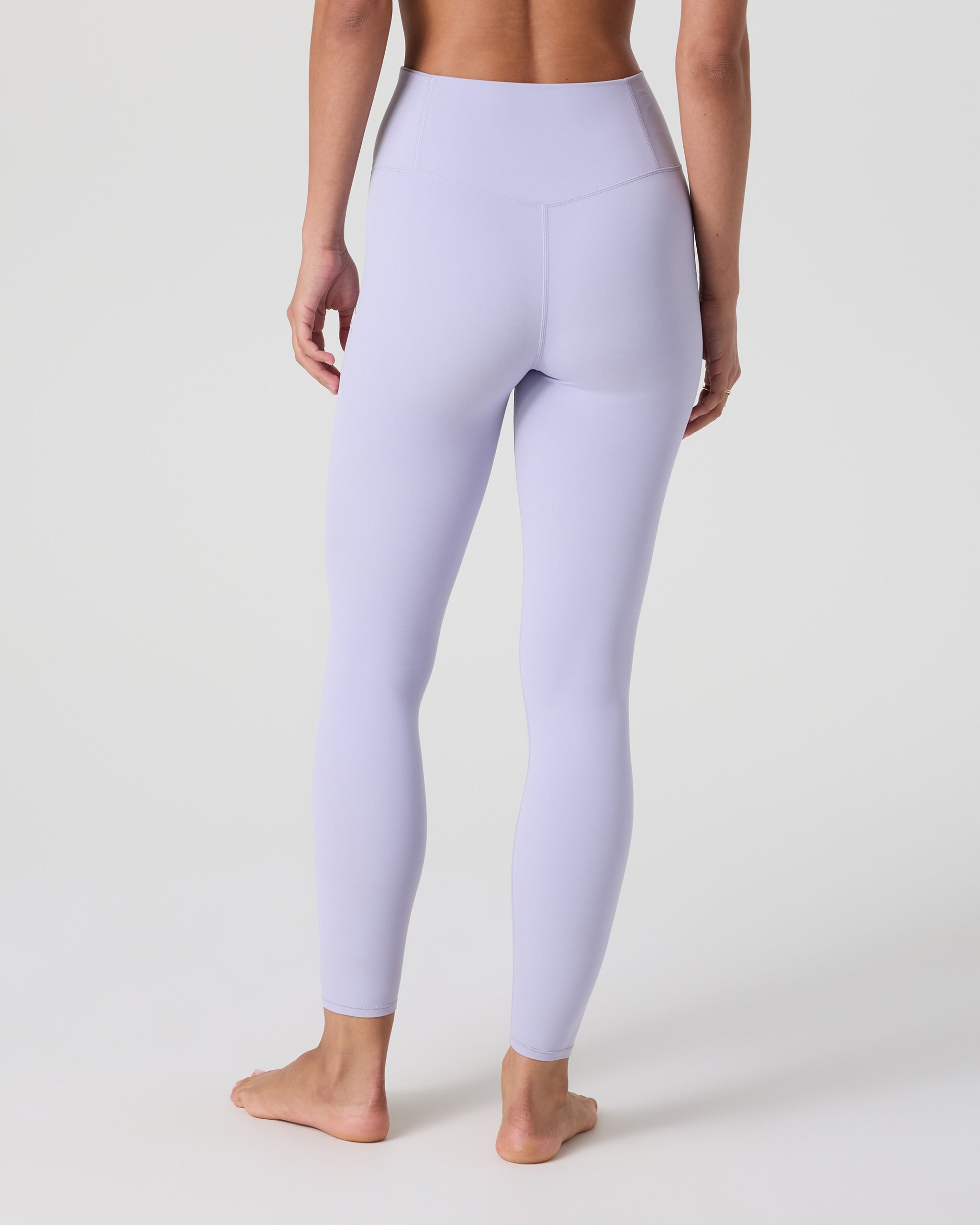 Vuori AllTheFeels™ Legging - Short | Lavender Mist - Image 3