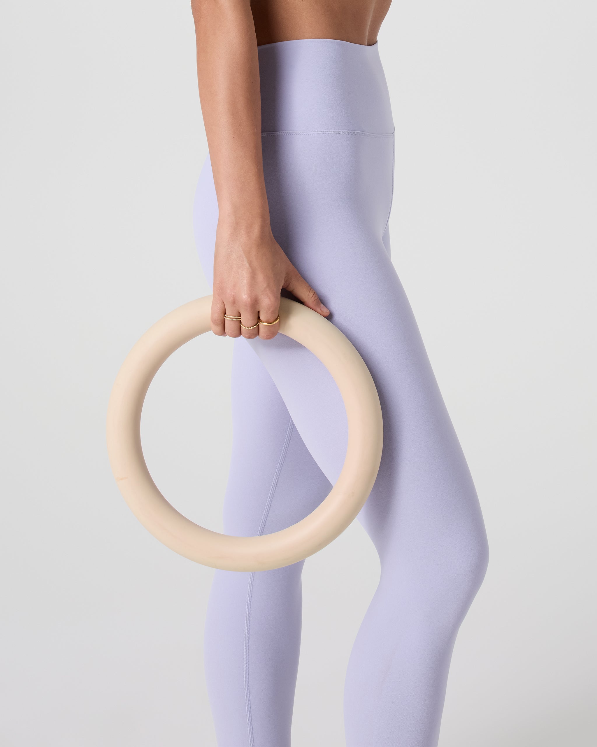 Vuori AllTheFeels™ Legging - Short | Lavender Mist - Image 4