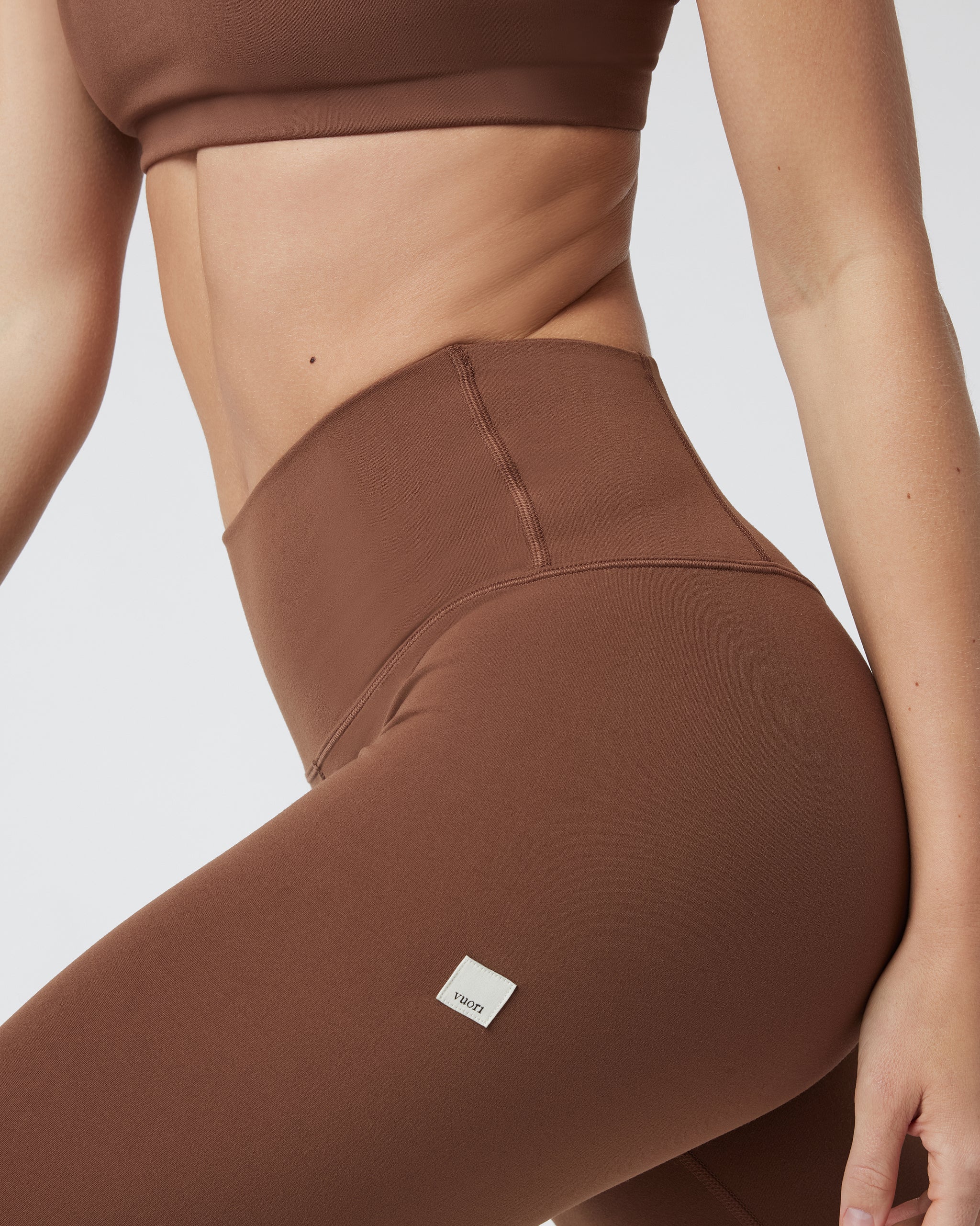 Vuori AllTheFeels™ Legging | Pepper - Image 4
