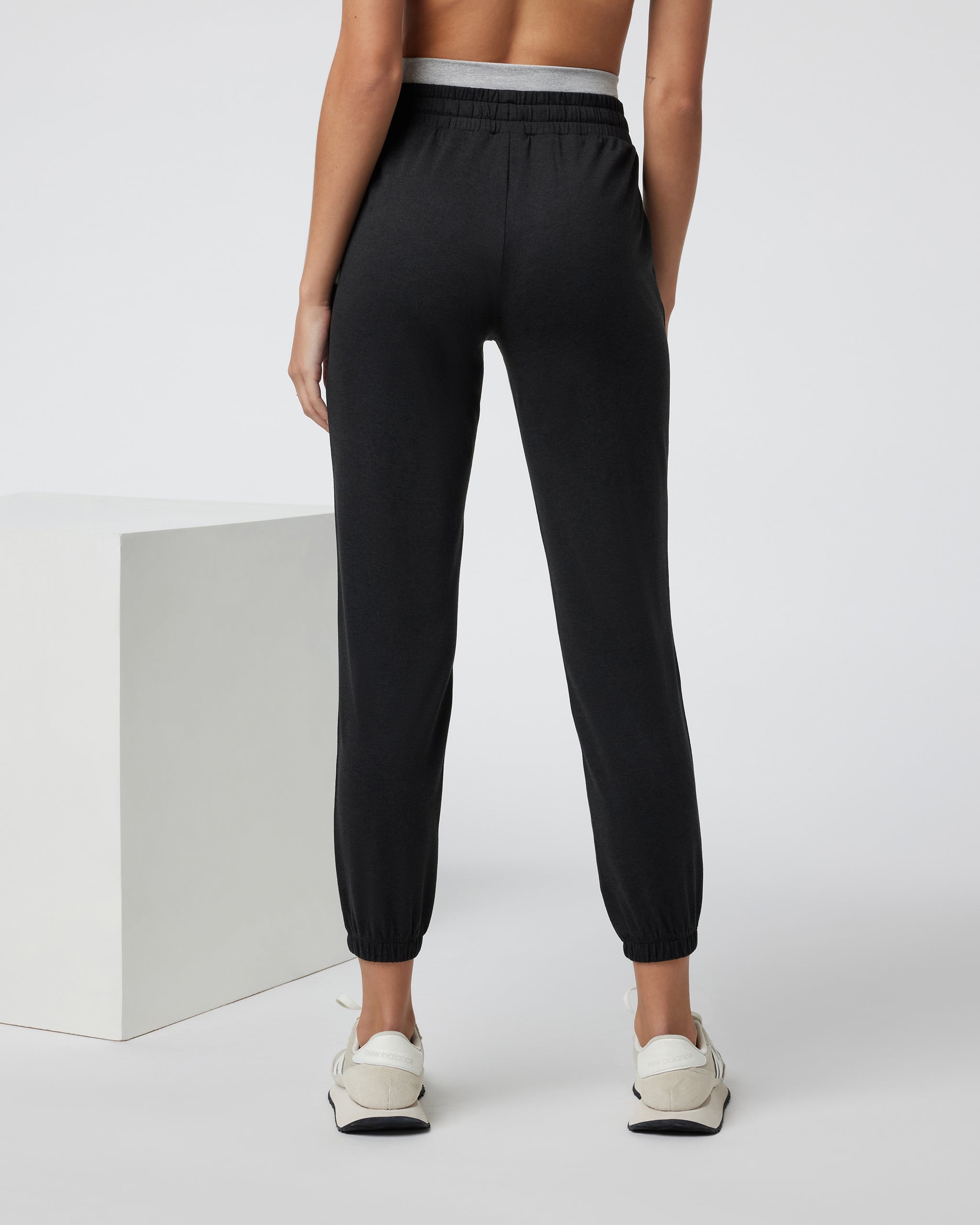 Halo Warm-Up Jogger | Black Heather - Image 3