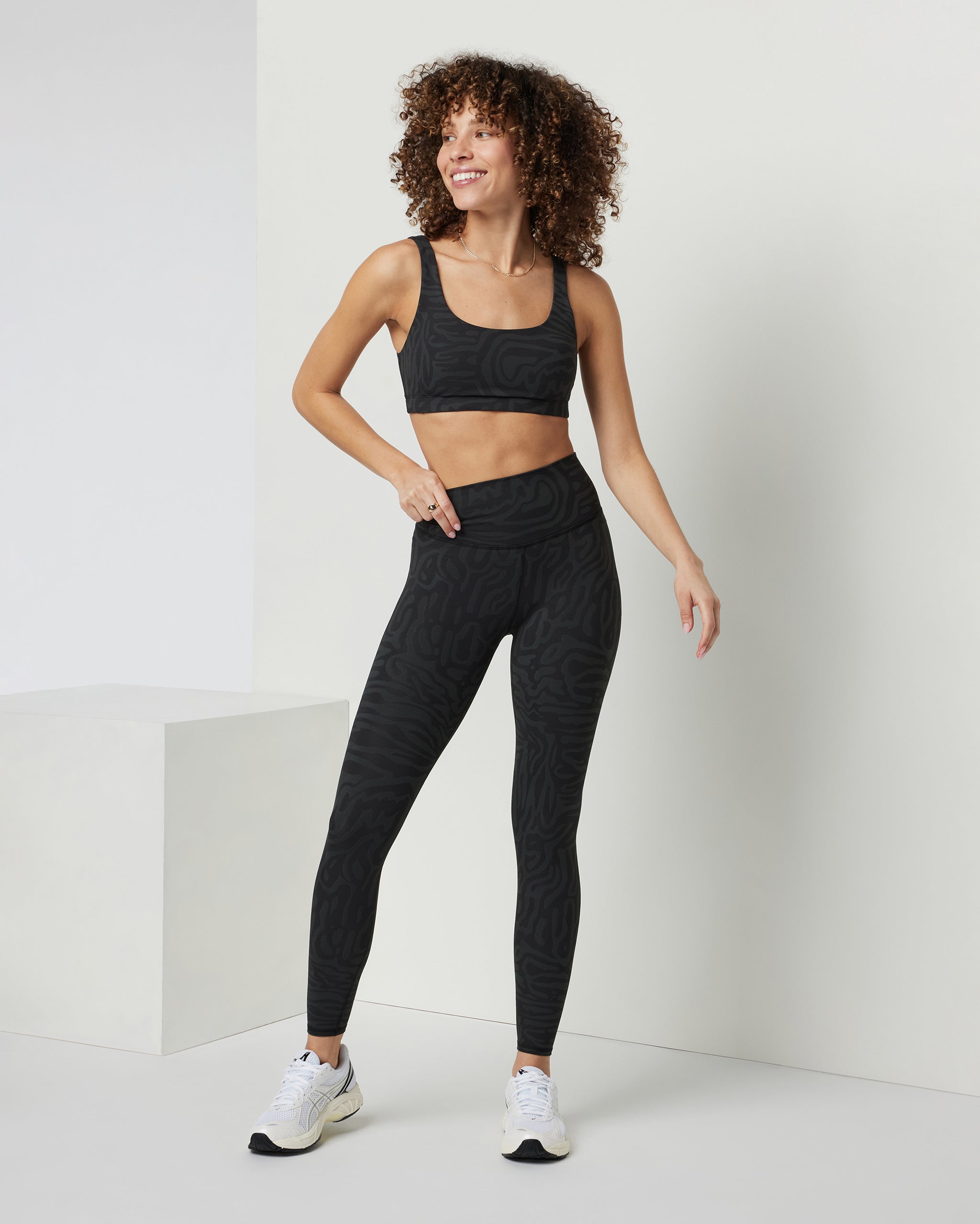 Maze Jacquard Legging | Black Maze - Image 2
