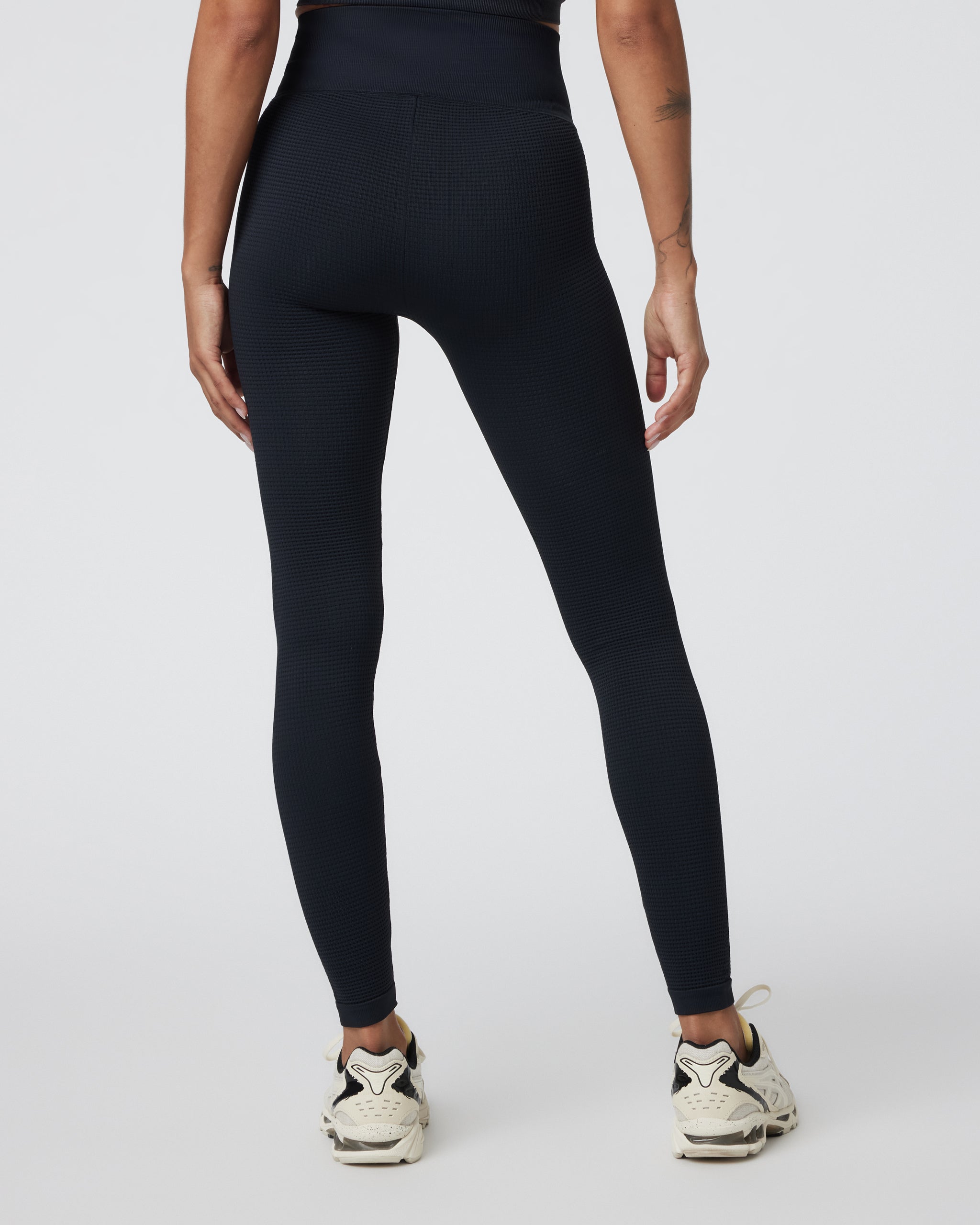 Waffle Seamless Legging | Black - Image 4
