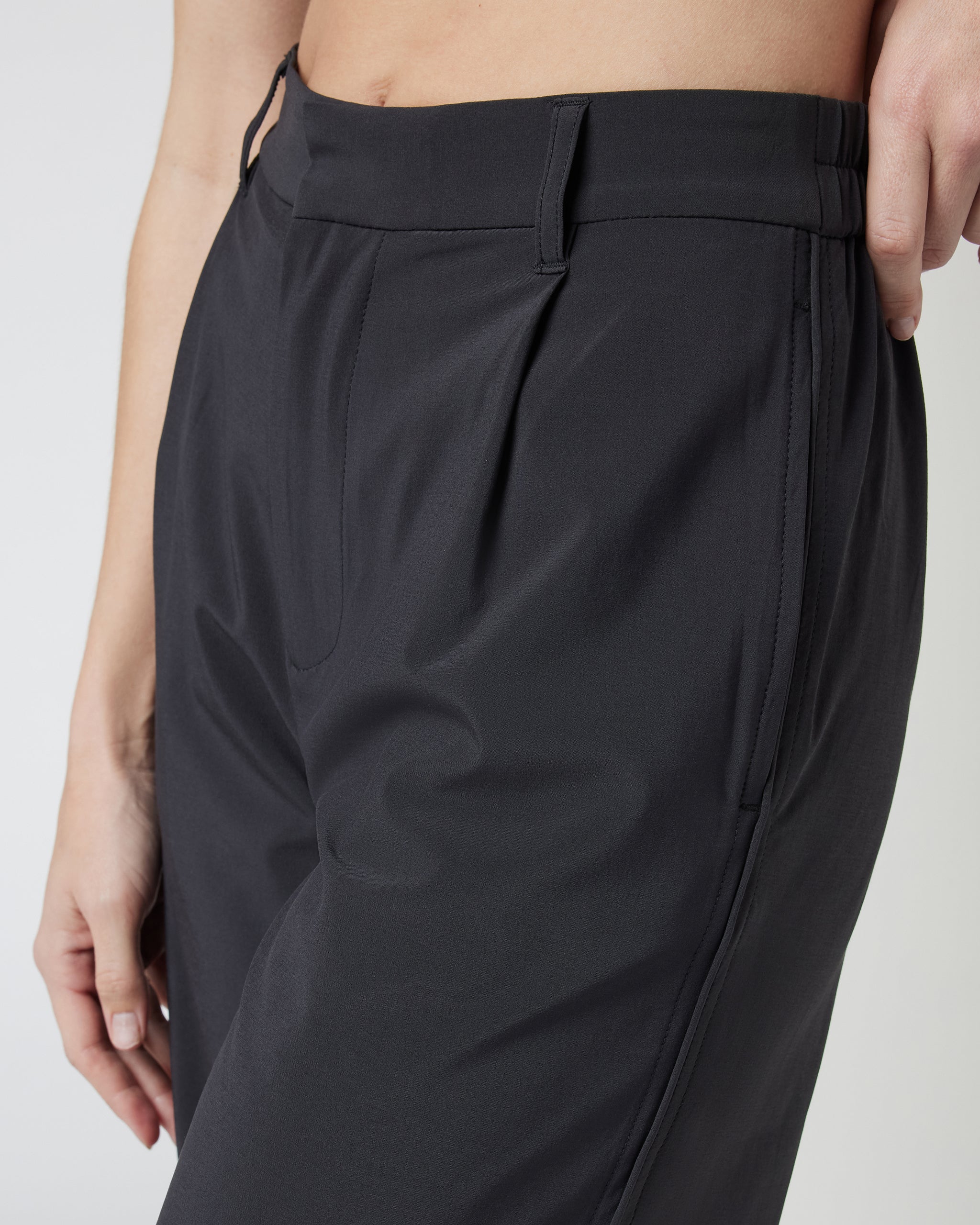 Villa Trouser-Short | Black - Image 4
