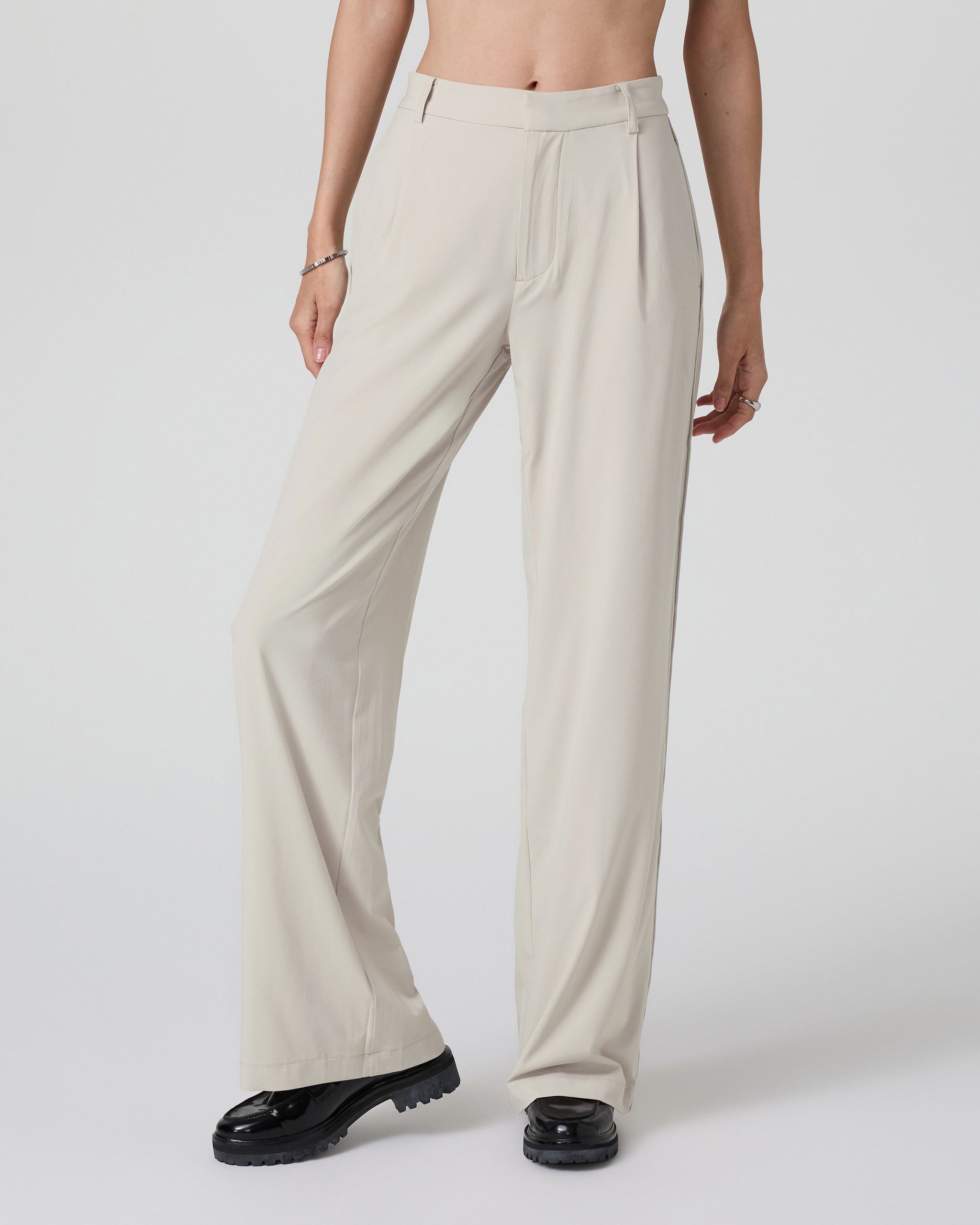 Villa Trouser-Short | Mushroom - Image 4