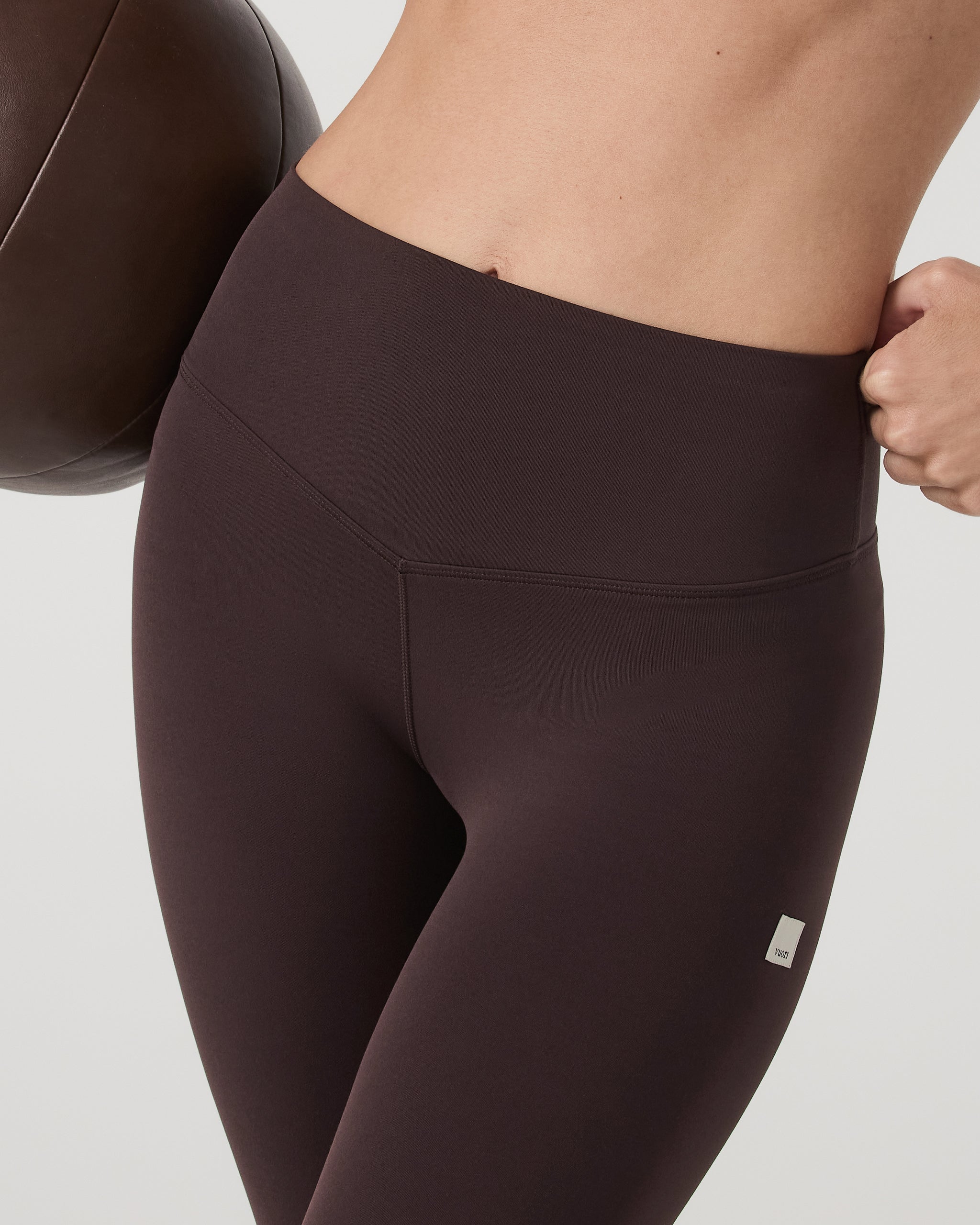 Vuori AllTheForm™ Legging - Short | French Roast - Image 4