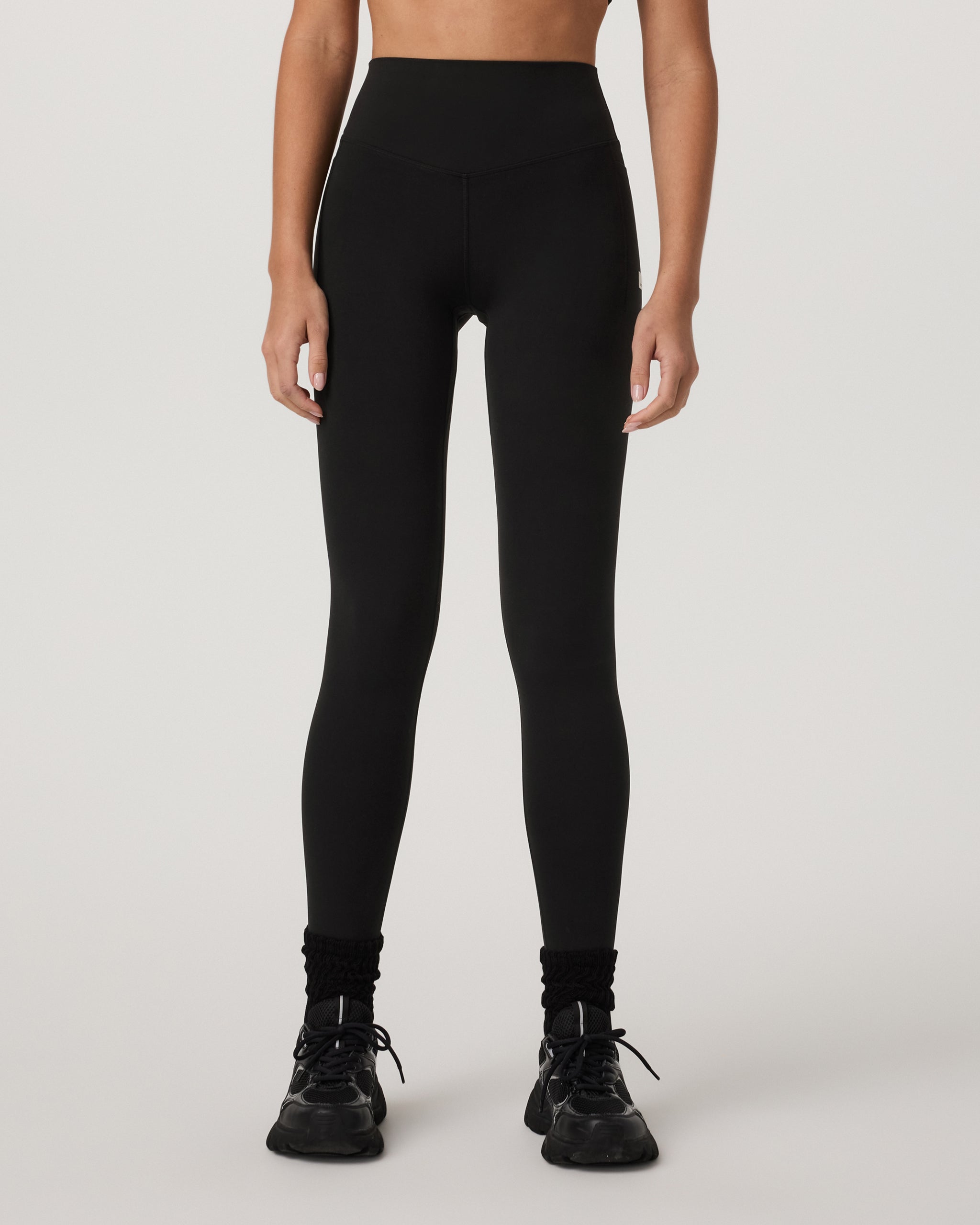 Vuori AllTheForm™ Pocket Legging - Short | Black
