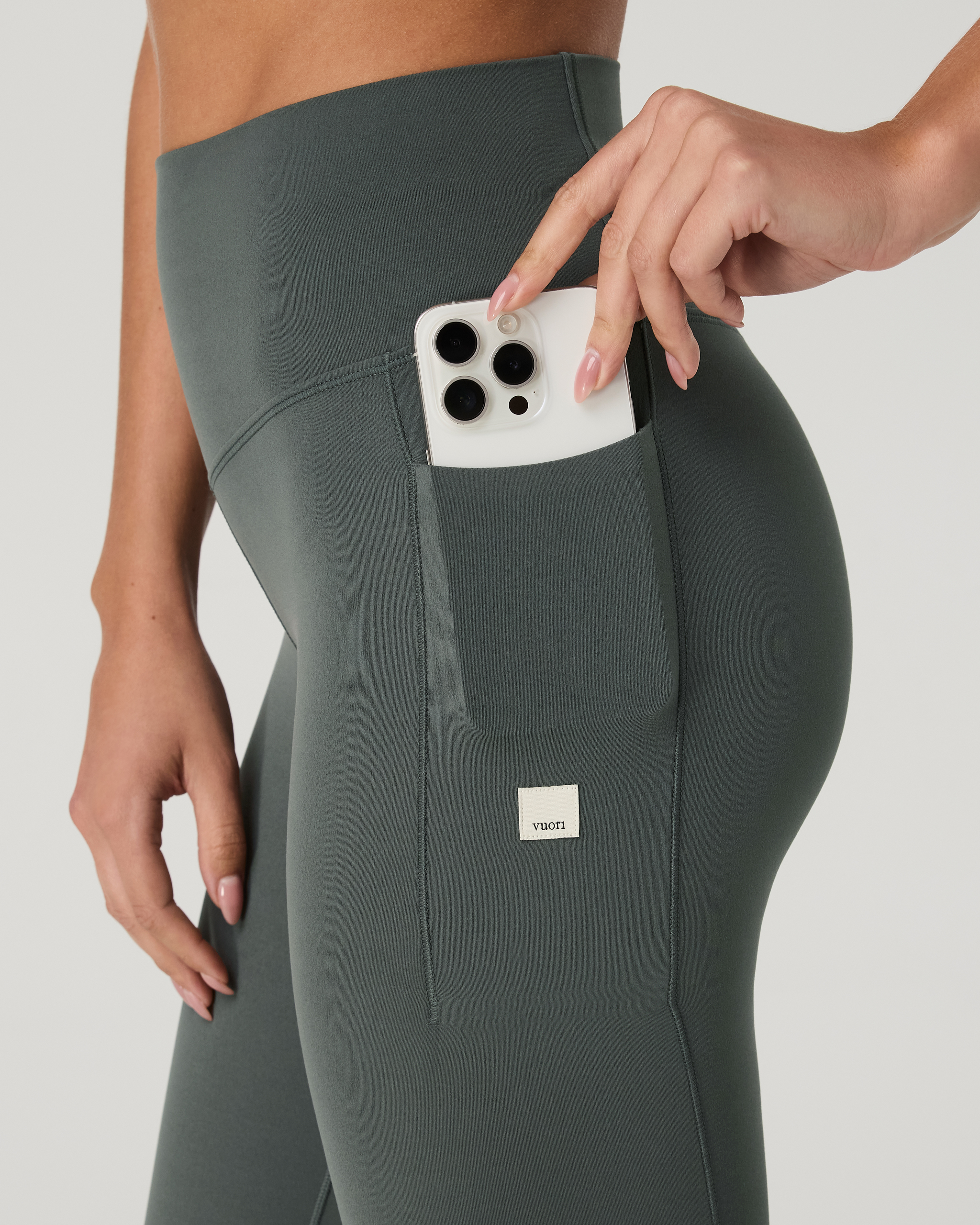 Vuori AllTheForm™ Pocket Legging | Dark Jade - Image 2