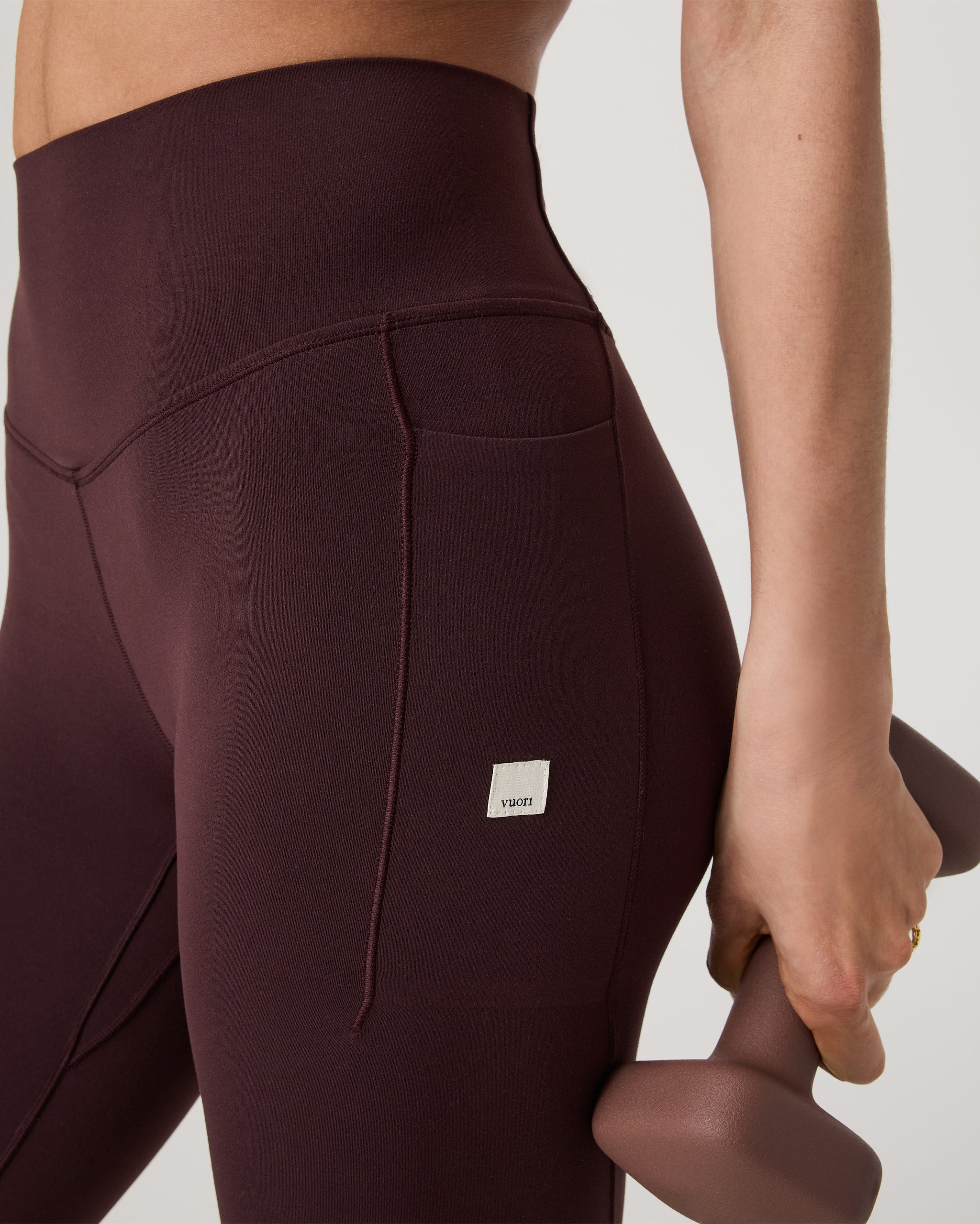 Vuori AllTheForm™ Pocket Legging - Short | Raisin - Image 2