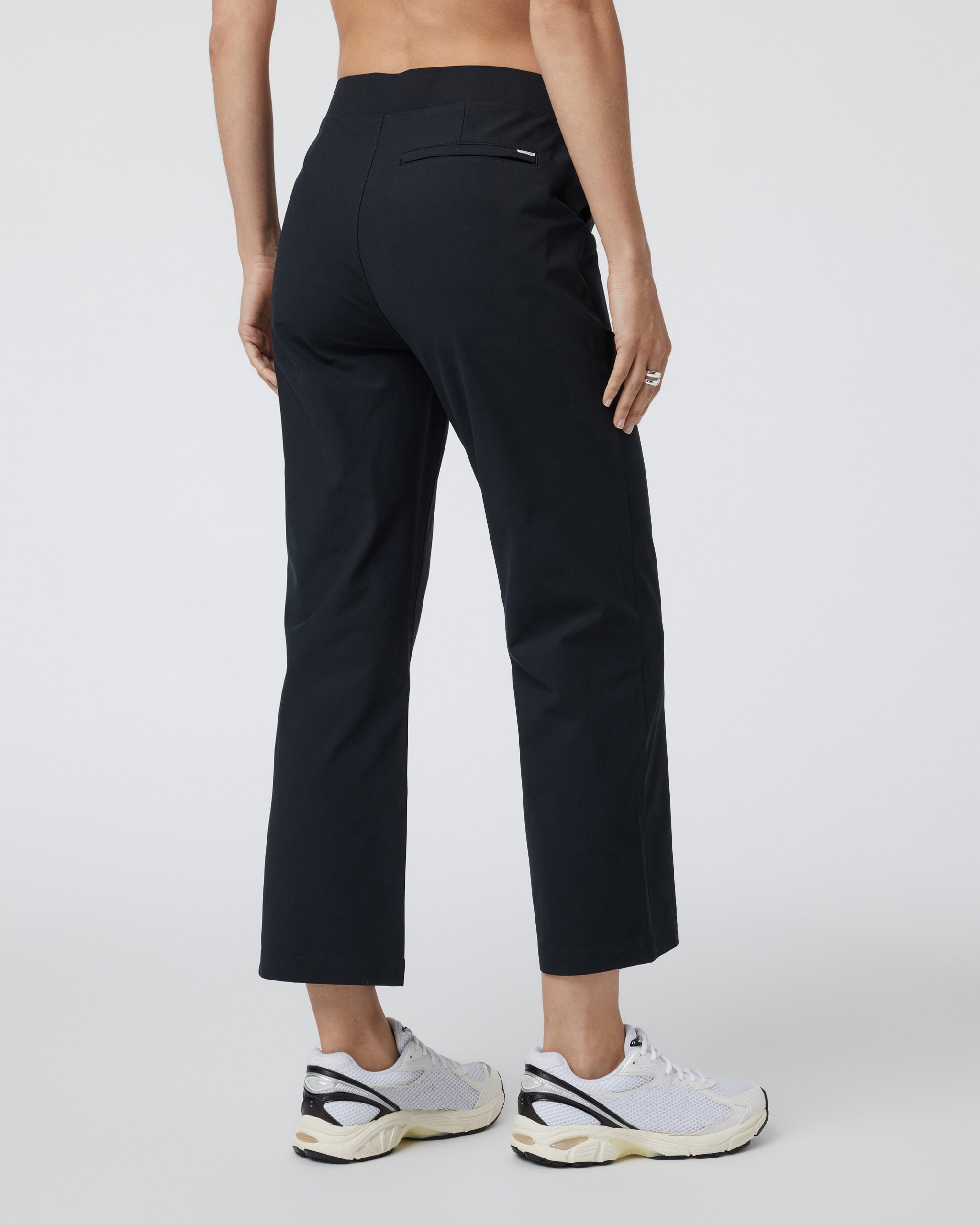 Women's Meta Crop Pant | Black - Image 3
