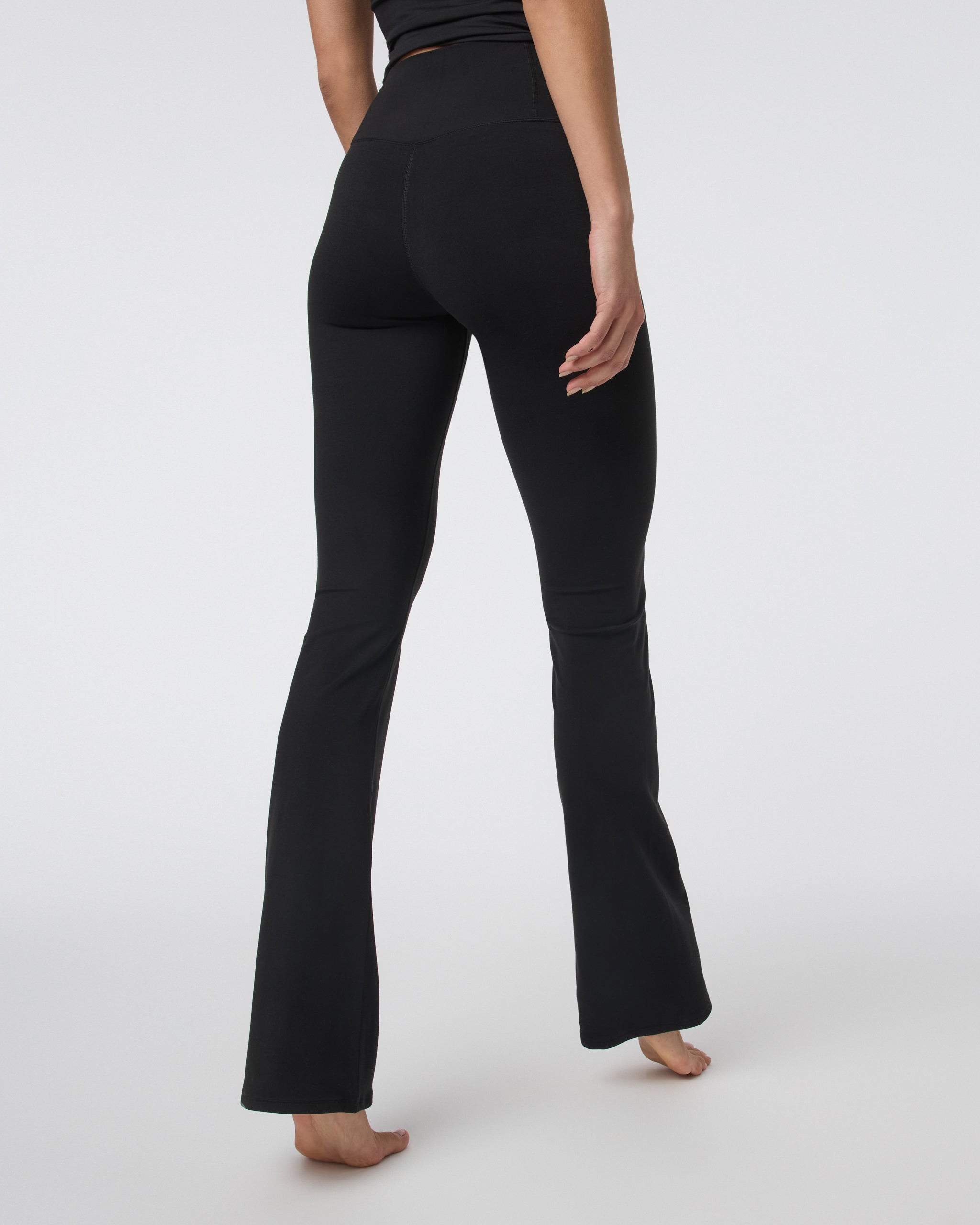Vuori AllTheFeels™ Slim Flare - Long | Black - Image 3