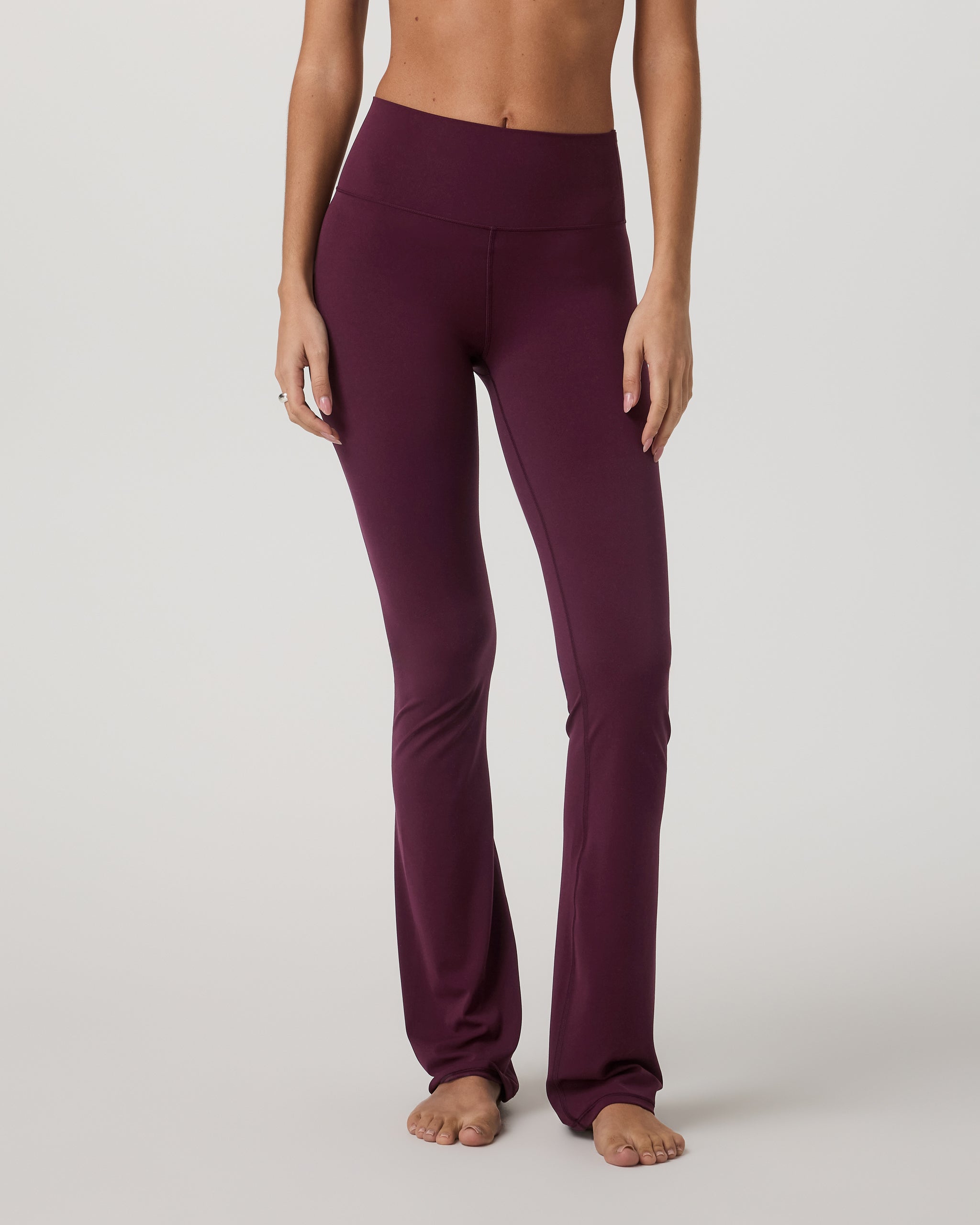Vuori AllTheFeels™ Slim Flare | Cerise