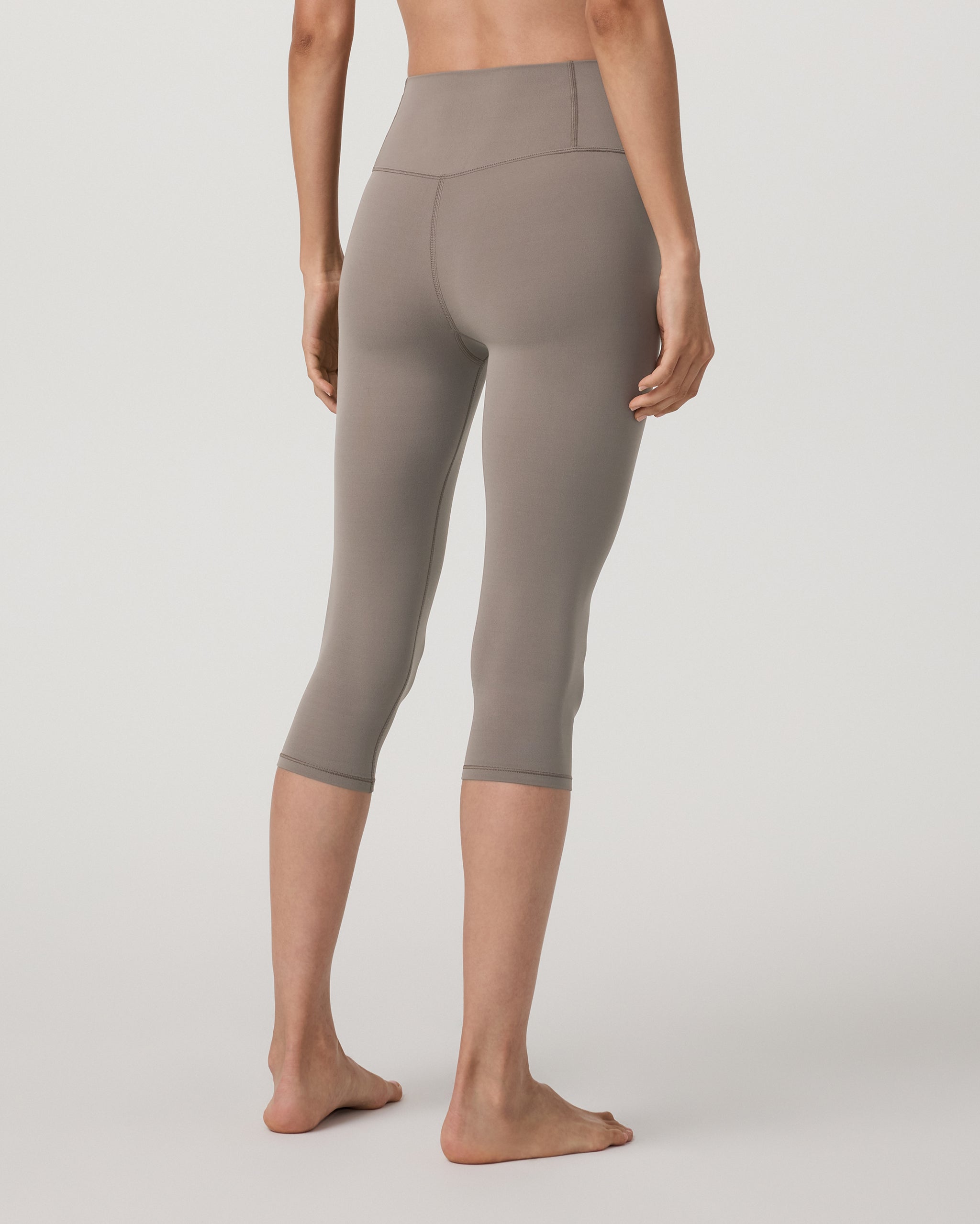 Vuori AllTheFeels™ Crop Legging | Smokey Taupe - Image 3