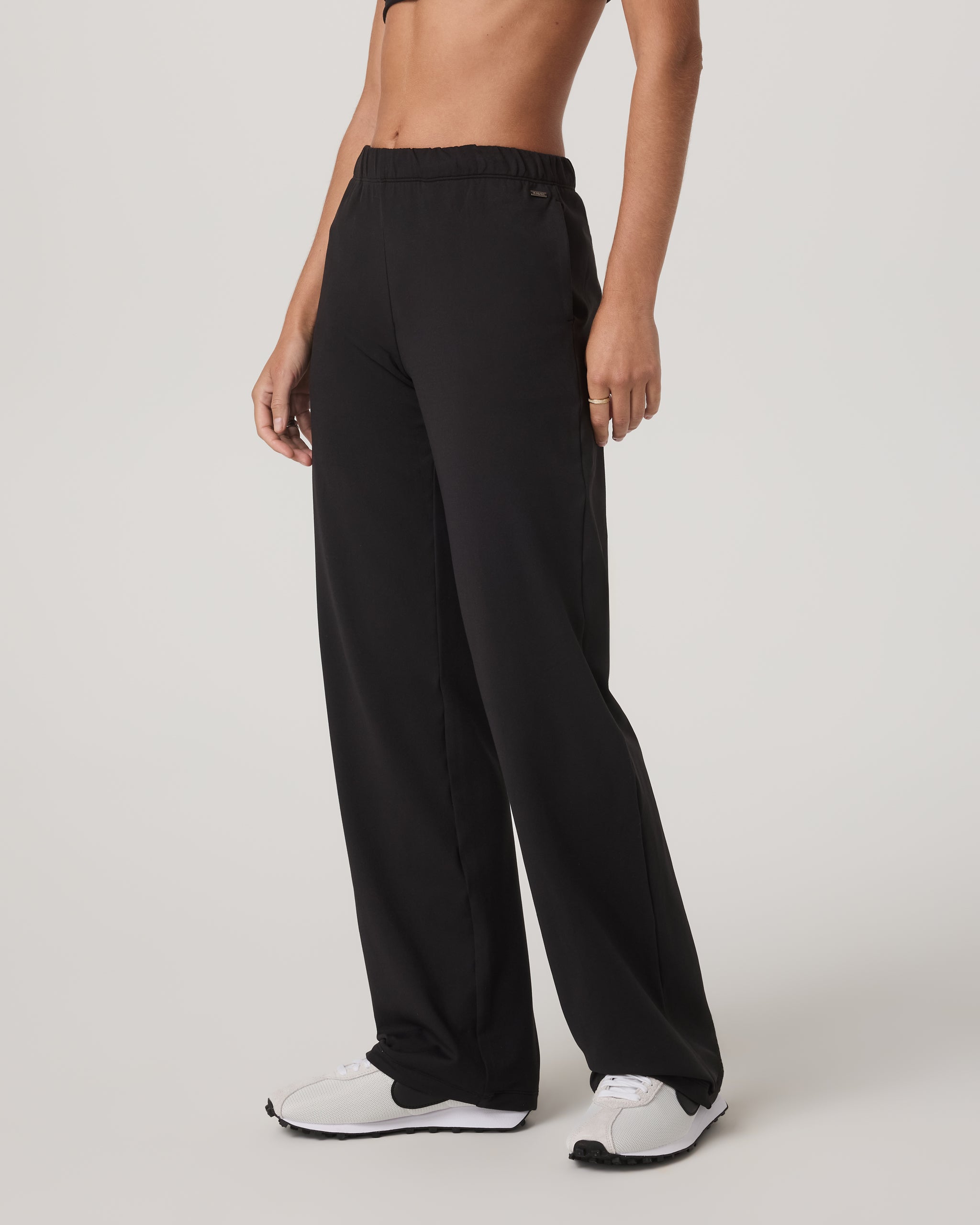 Halo Modern Straight Leg Pant-Short | Solid Black
