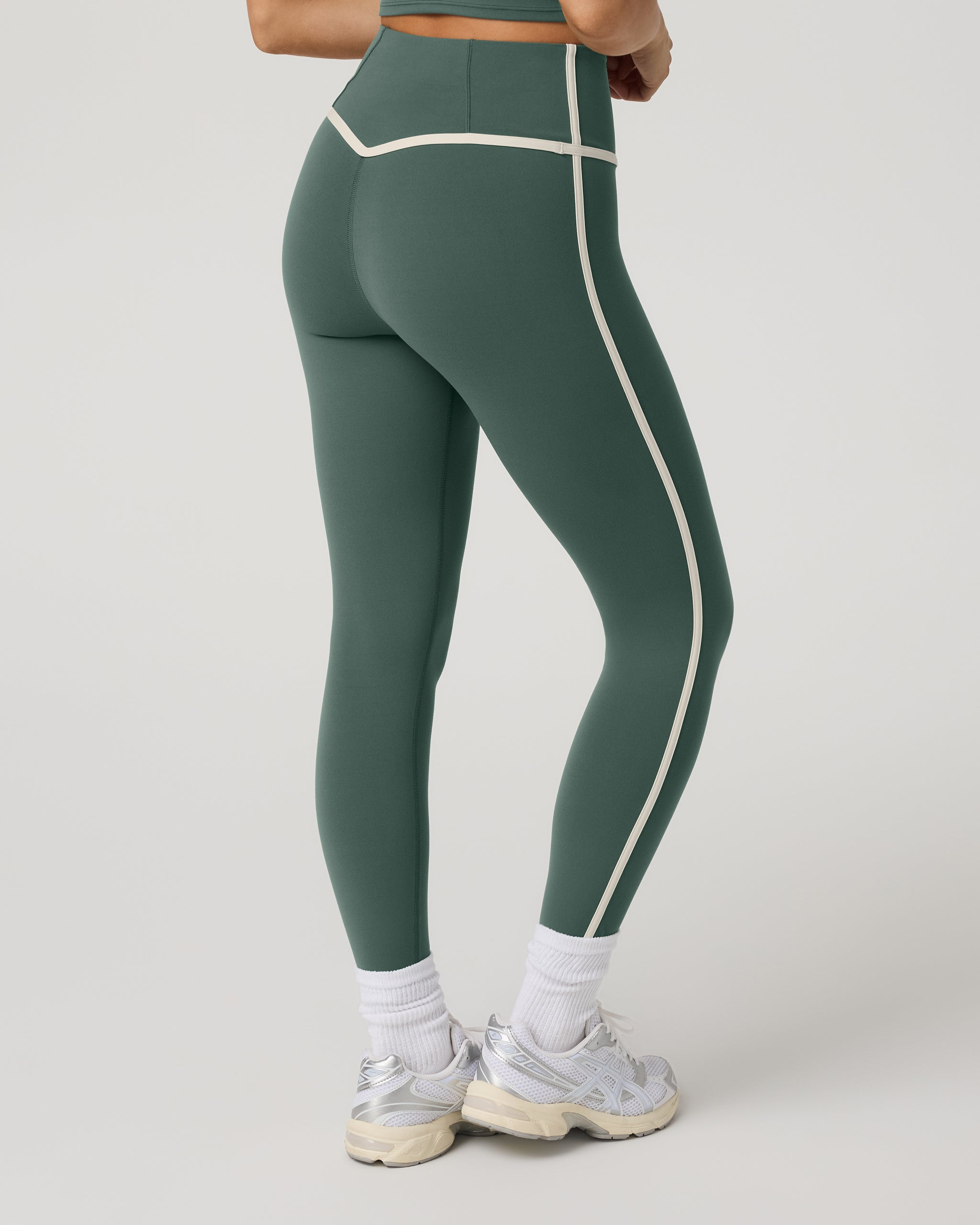Vuori AllTheFeels™ Corset Legging | Agate Green - Image 3