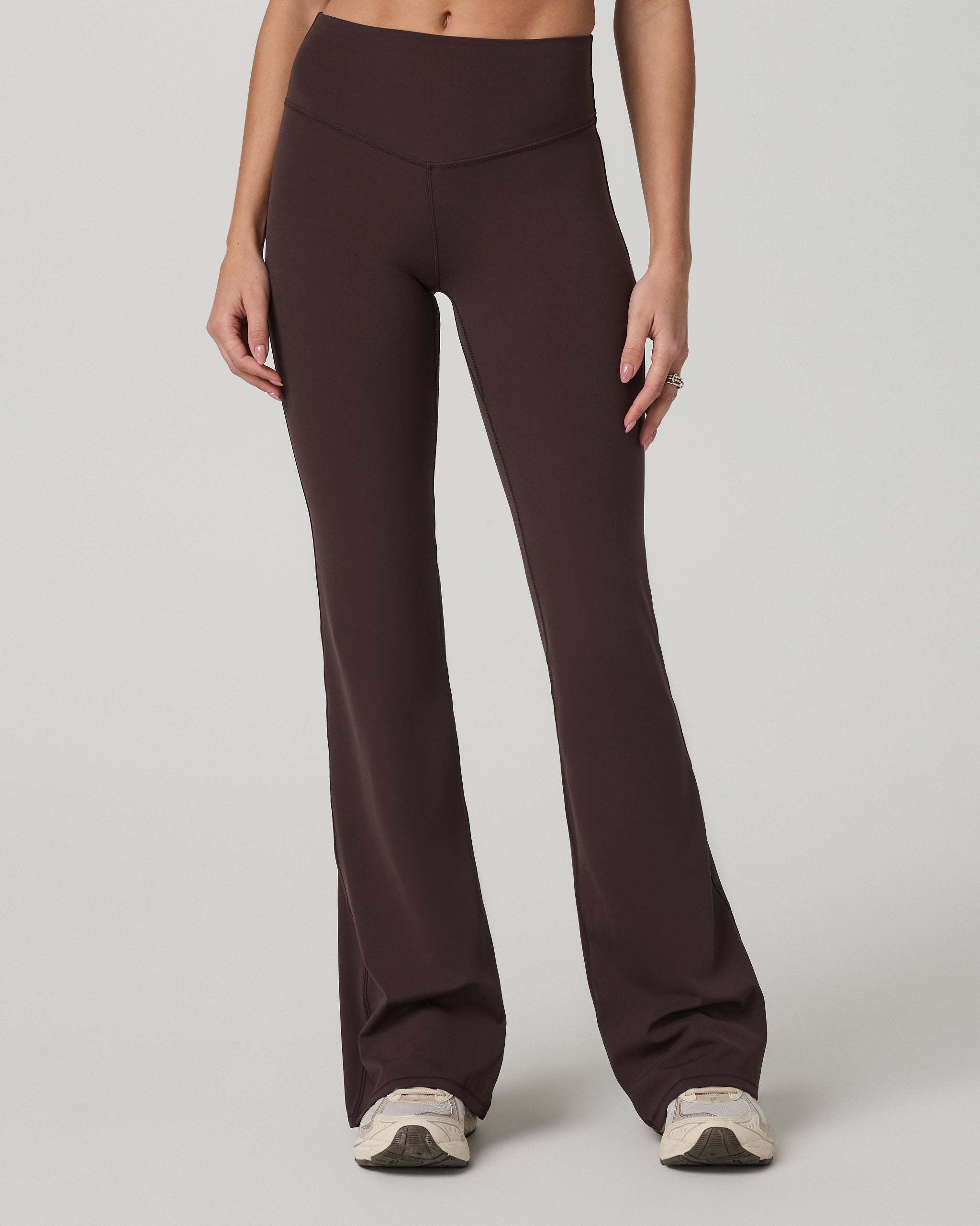 Vuori AllTheForm™ Flare - Long | French Roast - Image 2