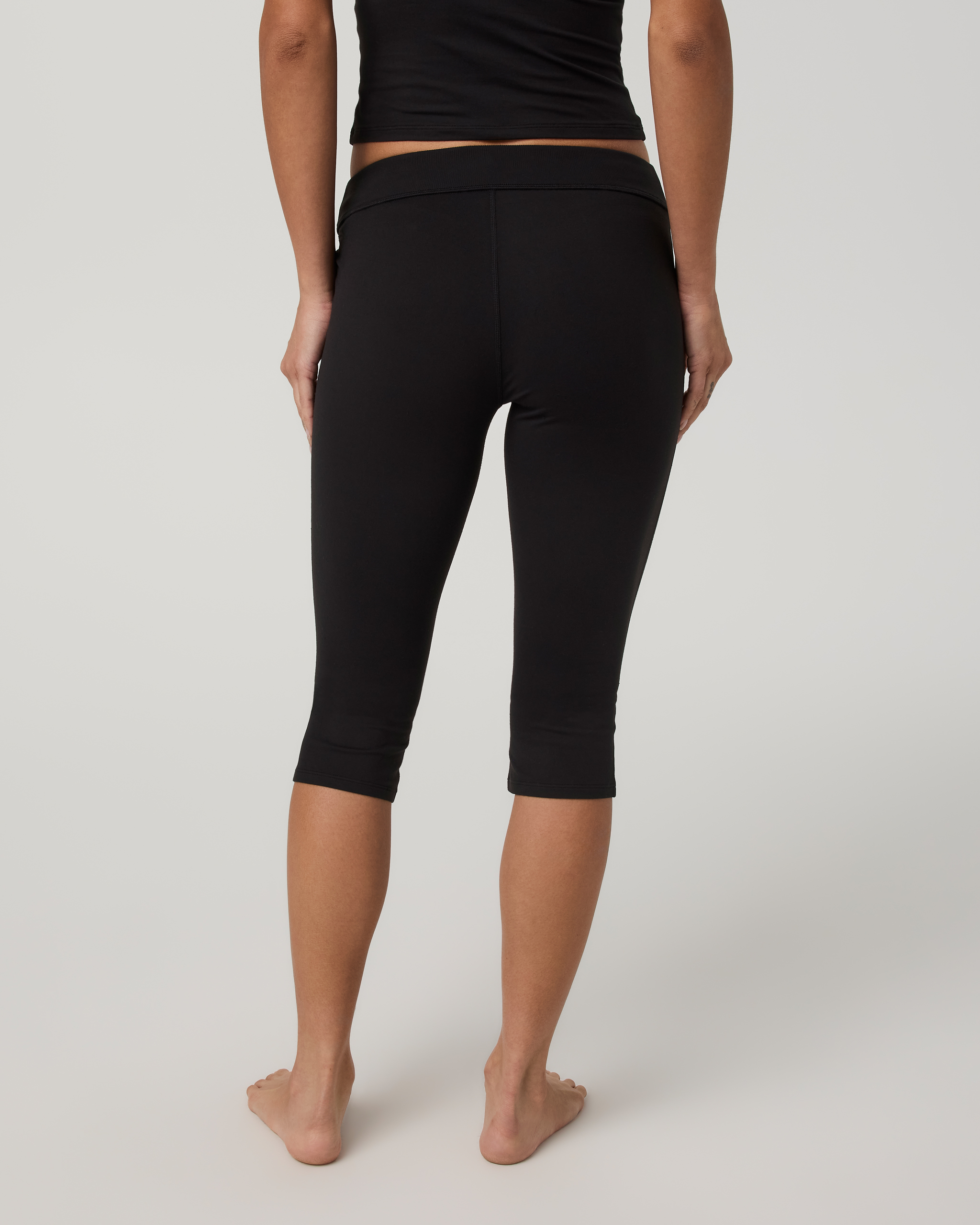 Halo Low Rise Crop Pant | Solid Black - Image 3