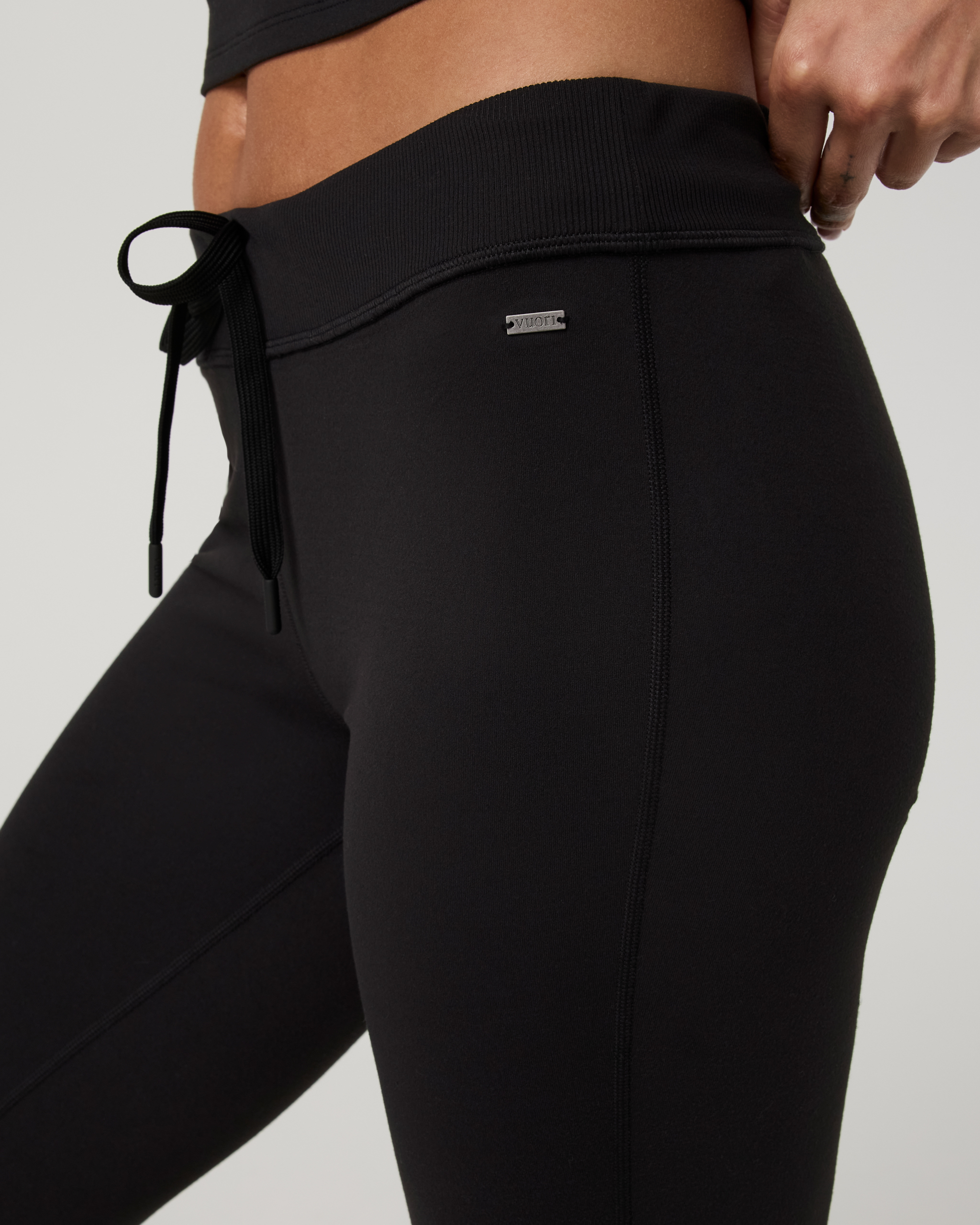 Halo Low Rise Crop Pant | Solid Black - Image 5