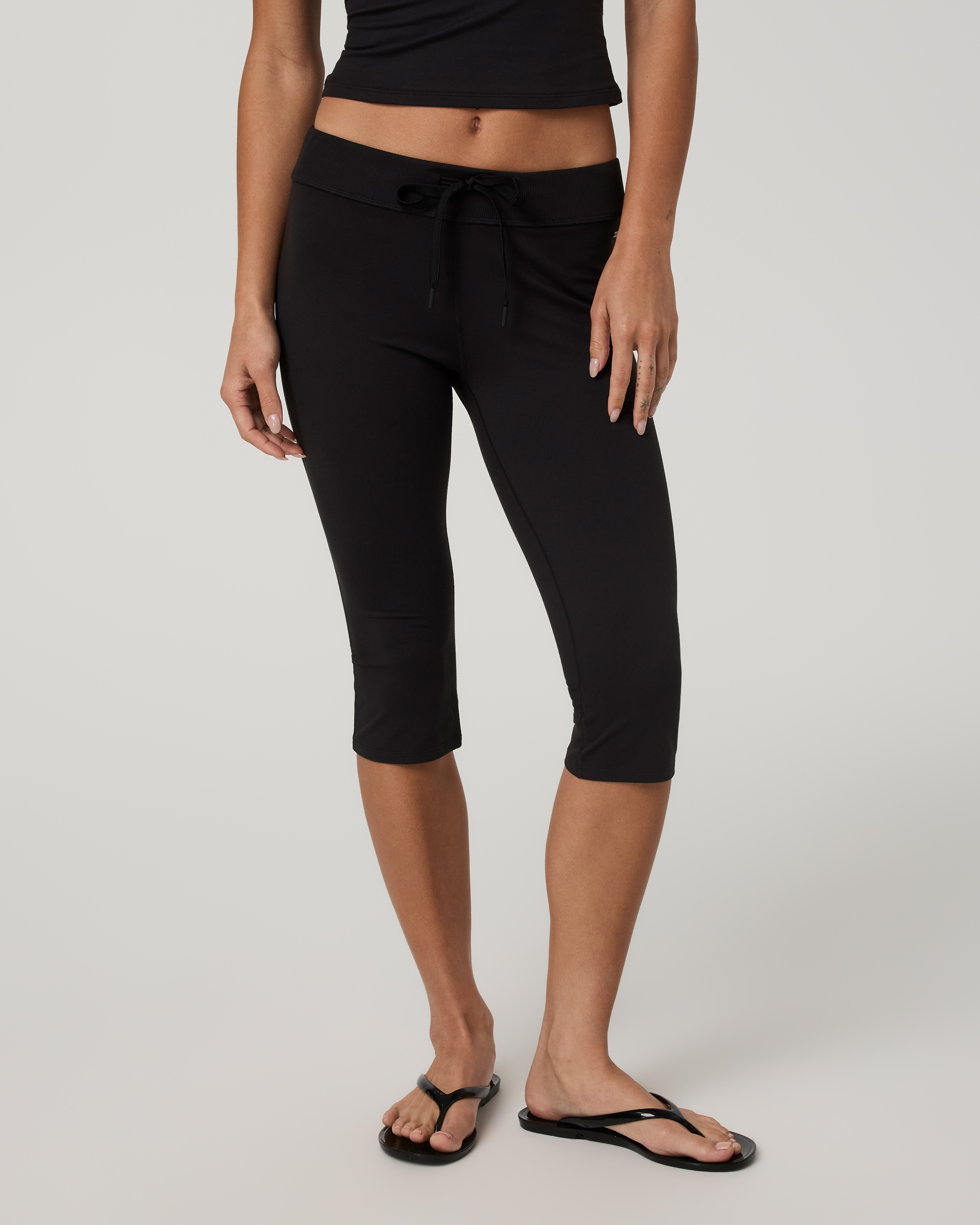 Halo Low Rise Crop Pant | Solid Black - Image 2
