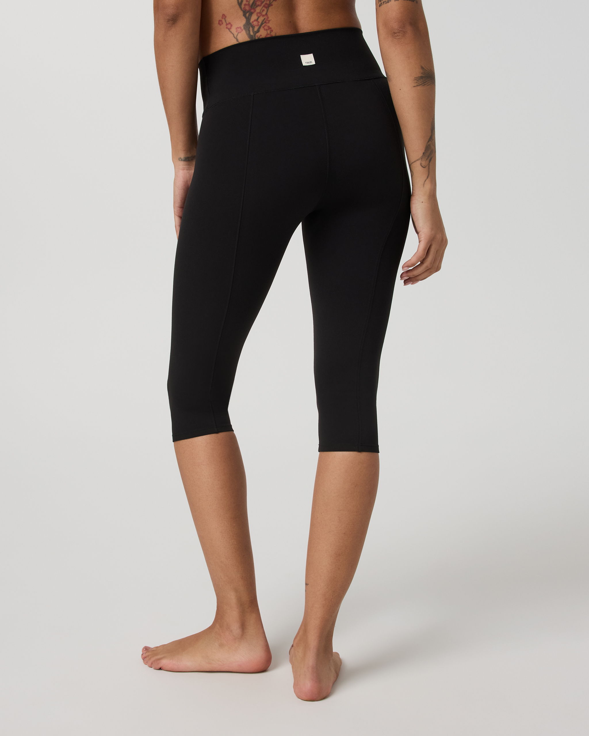 Vuori AllTheFeels™ Shirred Crop | Black - Image 3