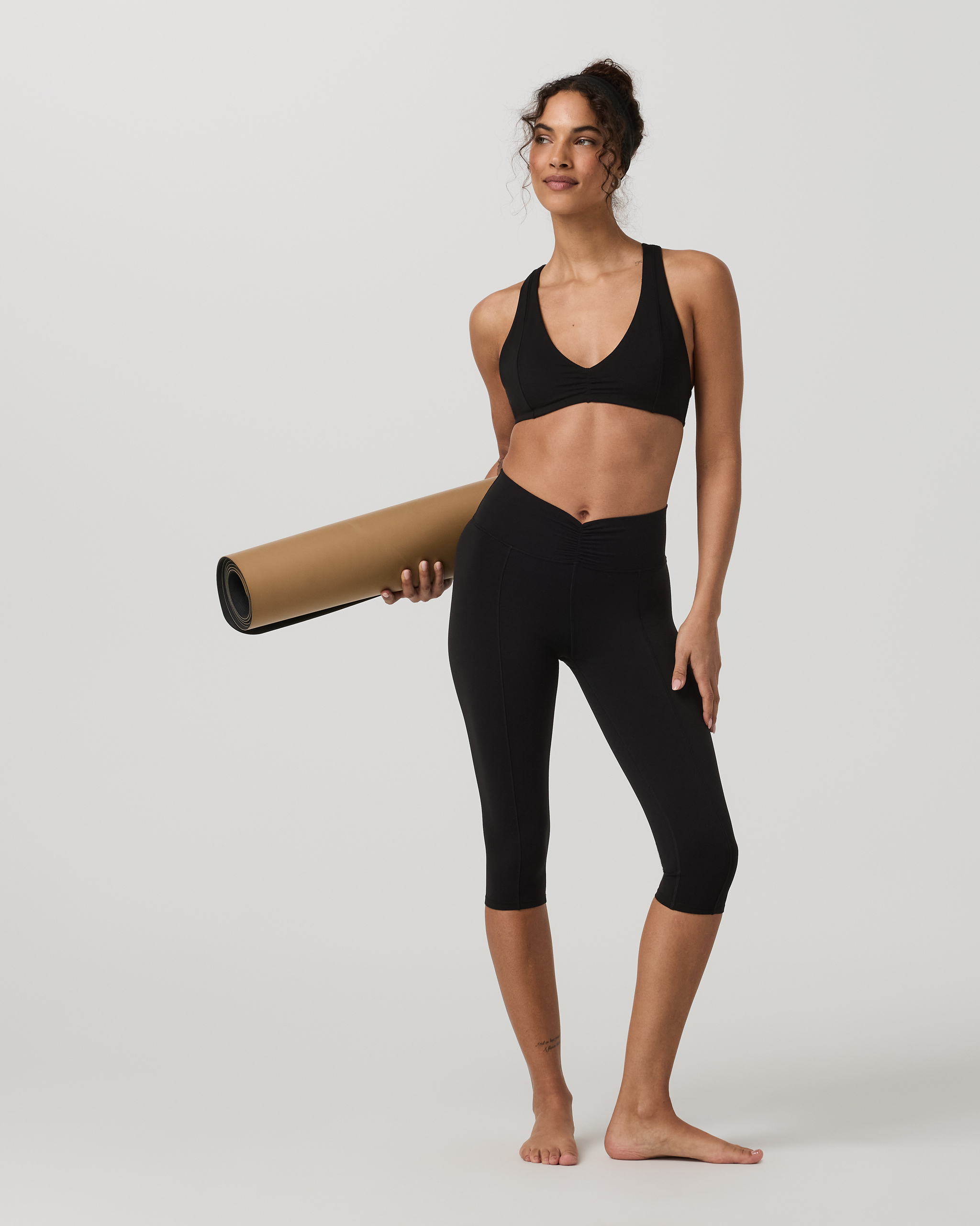 Vuori AllTheFeels™ Shirred Crop | Black - Image 4