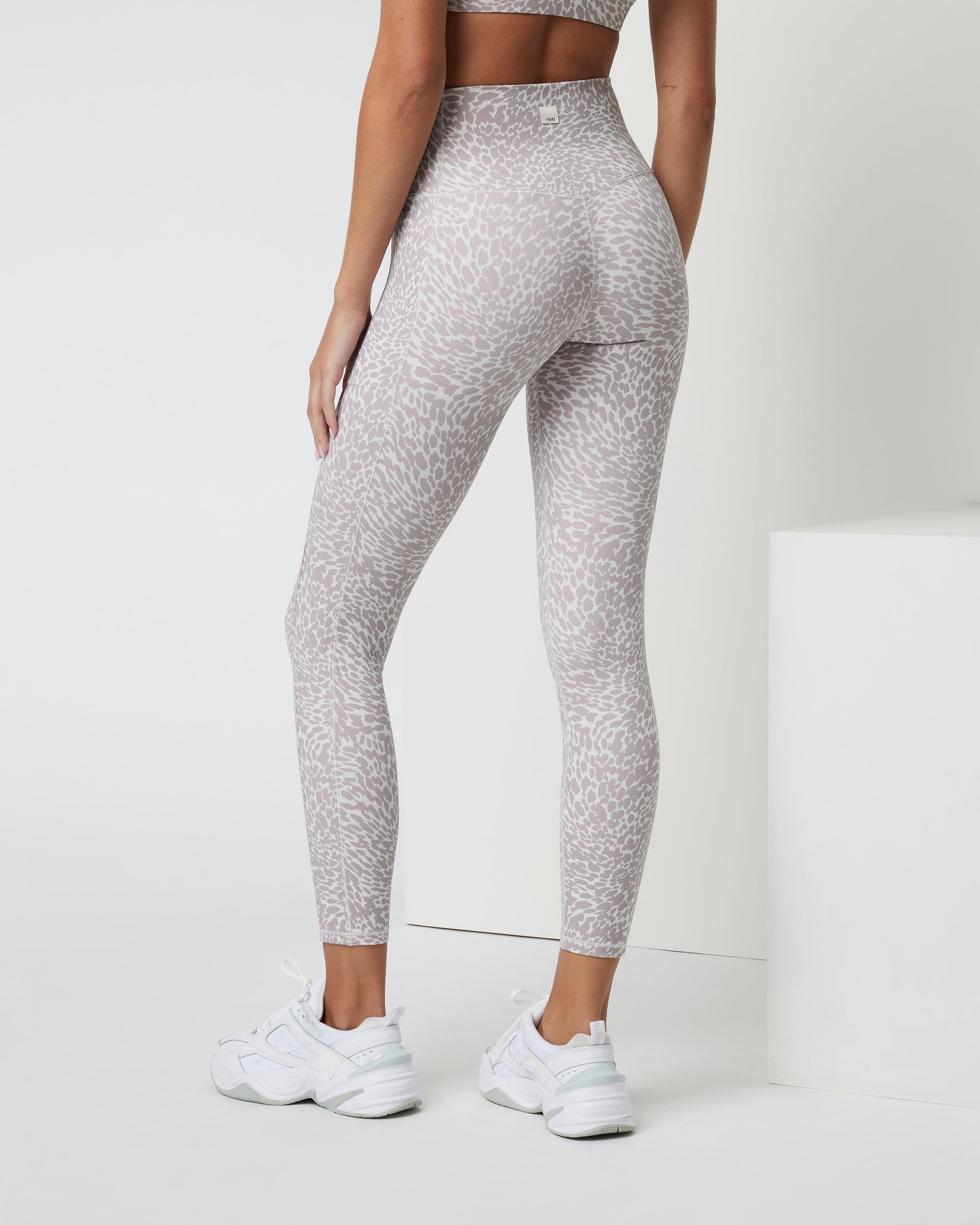 Studio Pocket Legging | Salt Blurred Torrent - Image 3