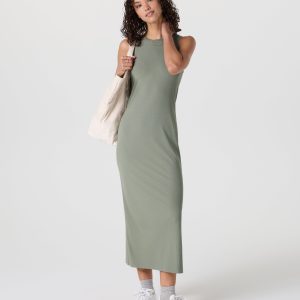 Pose Modern Dress | Laurel